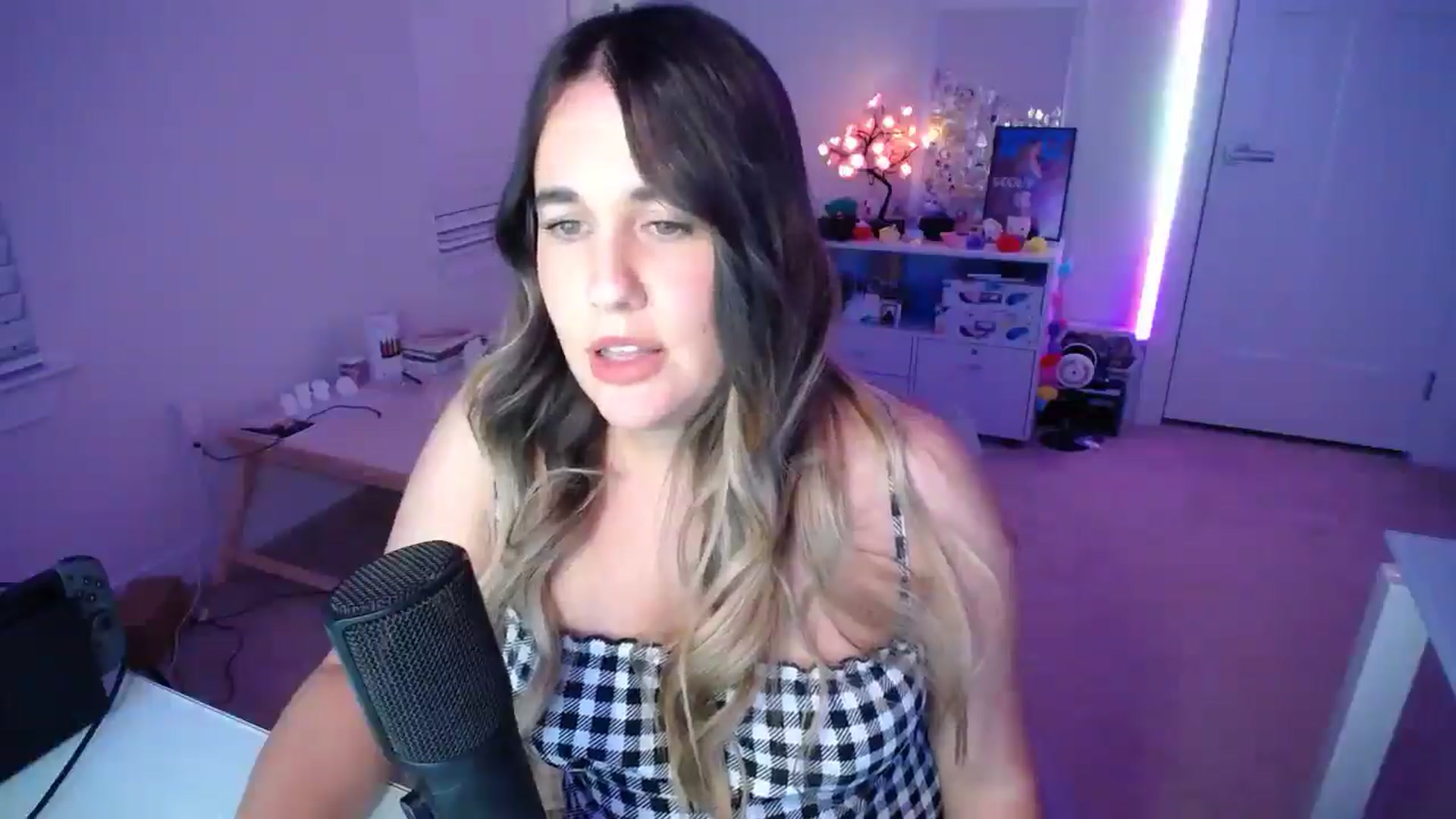 Gallery image thumbnail from Scout's myfreecams stream on, 12/03/2025, 02:56 image 18 of 20