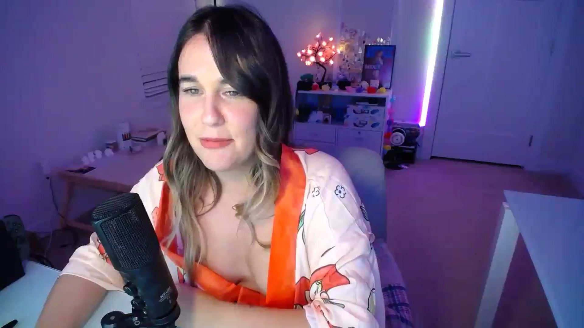 Gallery image thumbnail from Scout's myfreecams stream on, 12/13/2025, 04:04 image 9 of 20