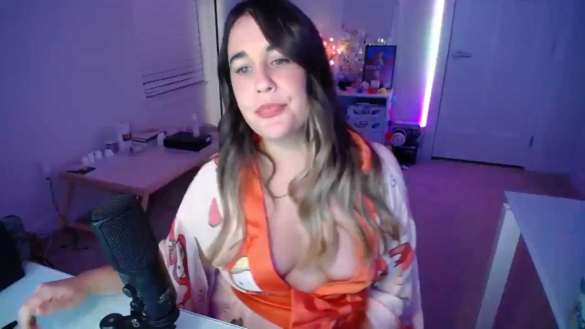 Gallery image thumbnail from Scout's myfreecams stream on, 12/13/2025, 04:04 image 1 of 20