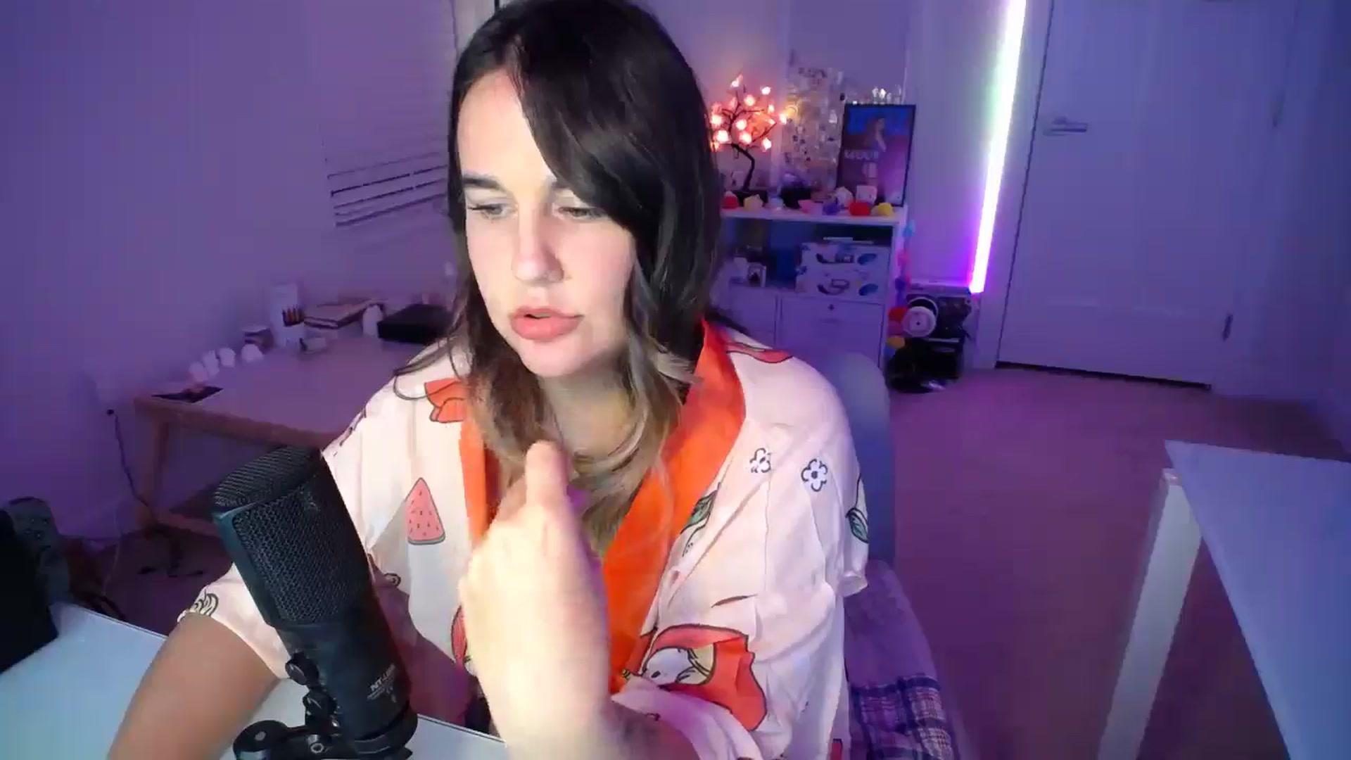 Gallery image thumbnail from Scout's myfreecams stream on, 12/13/2025, 04:04 image 15 of 20