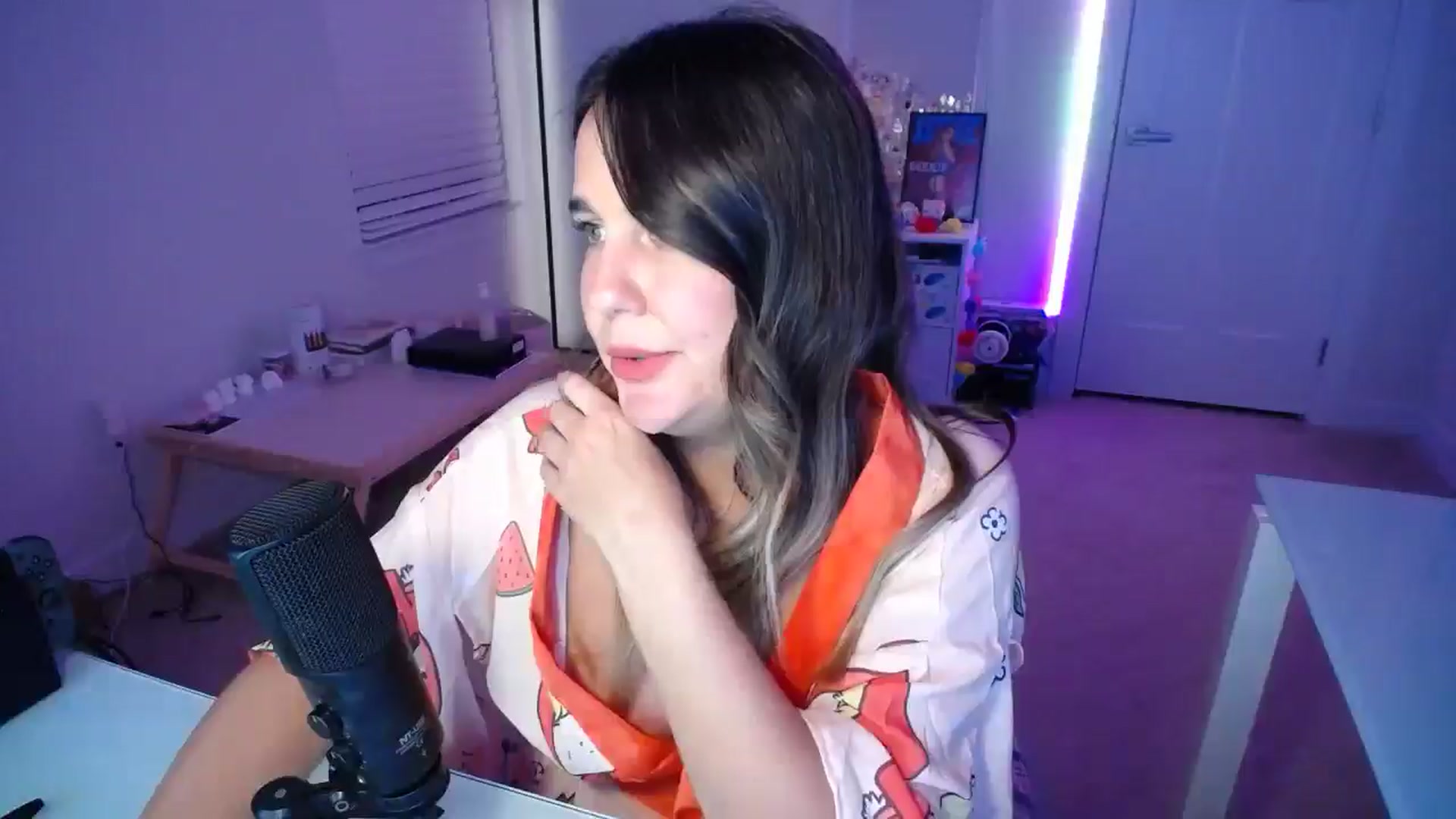 Gallery image thumbnail from Scout's myfreecams stream on, 12/13/2025, 04:04 image 12 of 20