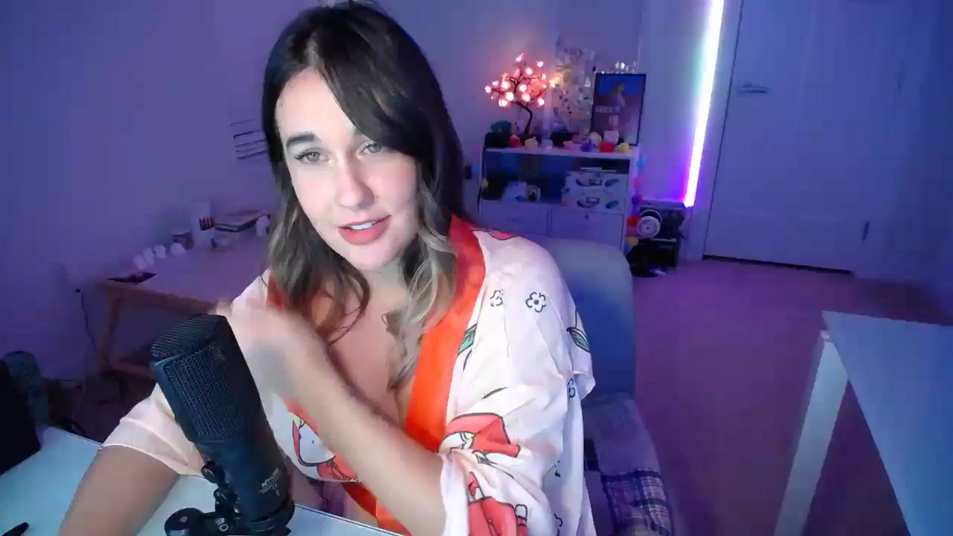 Gallery image thumbnail from Scout's myfreecams stream on, 12/13/2025, 04:04 image 10 of 20