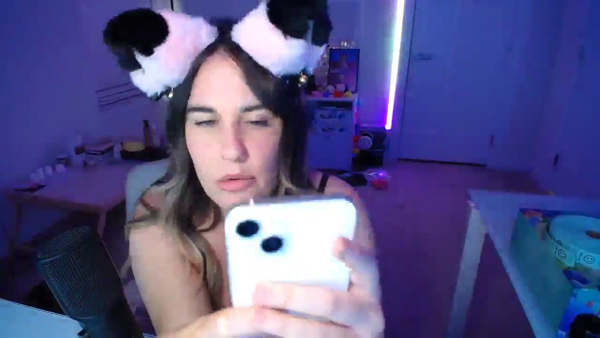 Gallery image thumbnail from Scout's myfreecams stream on, 12/20/2025, 03:52 image 13 of 20