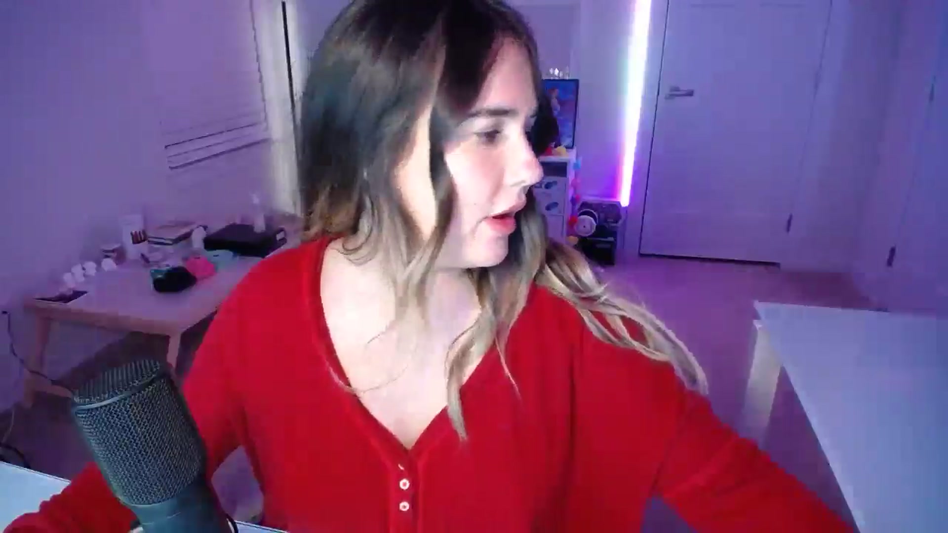 Gallery image thumbnail from Scout's myfreecams stream on, 12/27/2025, 03:51 image 11 of 20