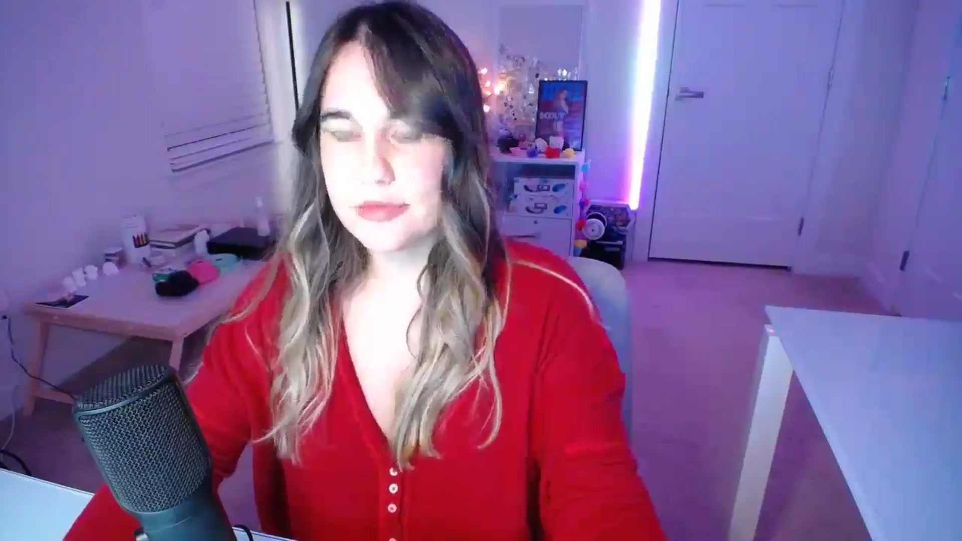 Gallery image thumbnail from Scout's myfreecams stream on, 12/27/2025, 03:51 image 8 of 20