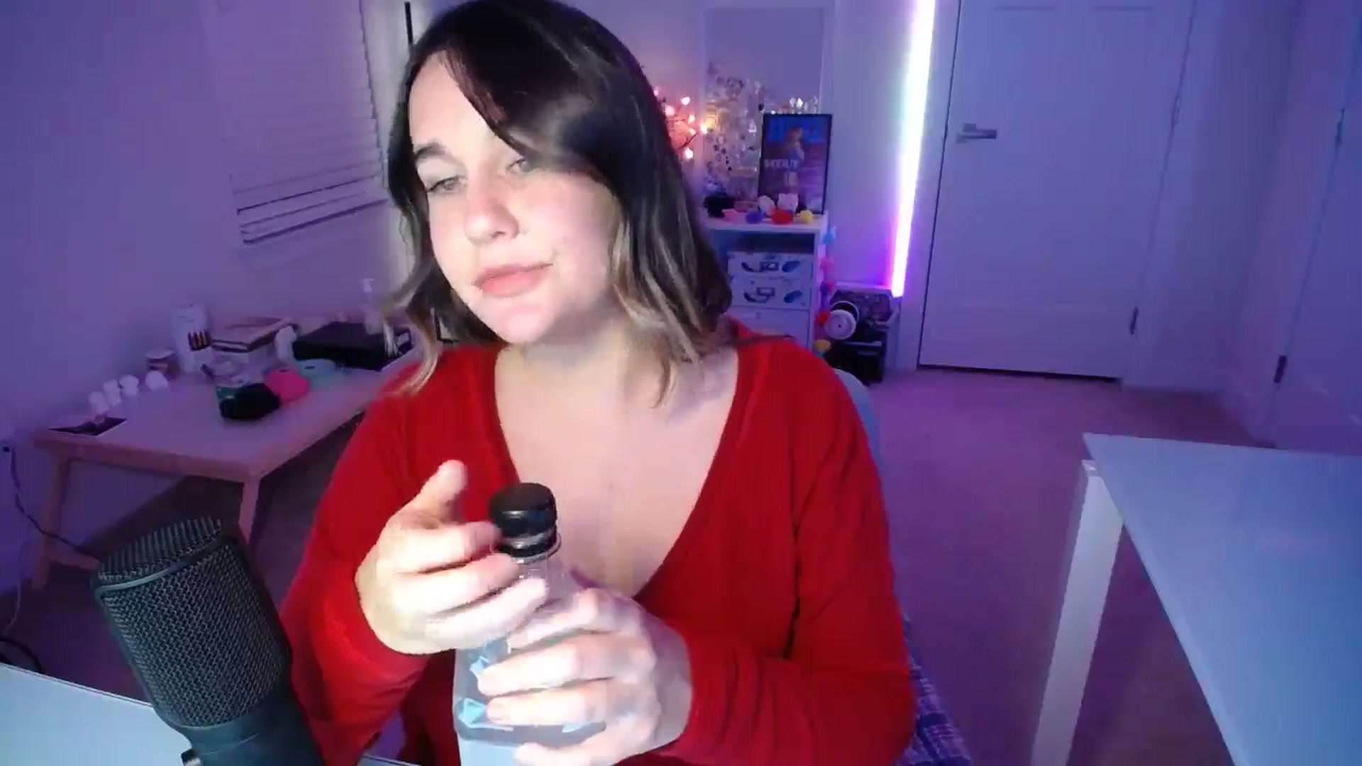 Gallery image thumbnail from Scout's myfreecams stream on, 12/27/2025, 03:51 image 17 of 20