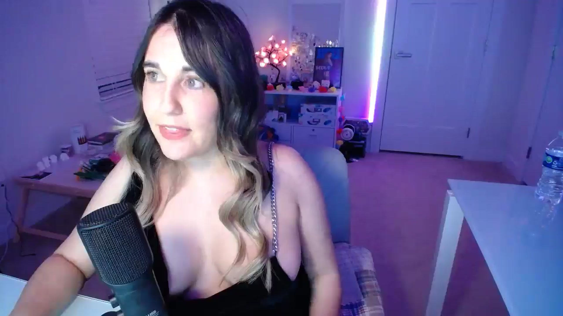 Gallery image thumbnail from Scout's myfreecams stream on, 01/01/2026, 03:18 image 10 of 20