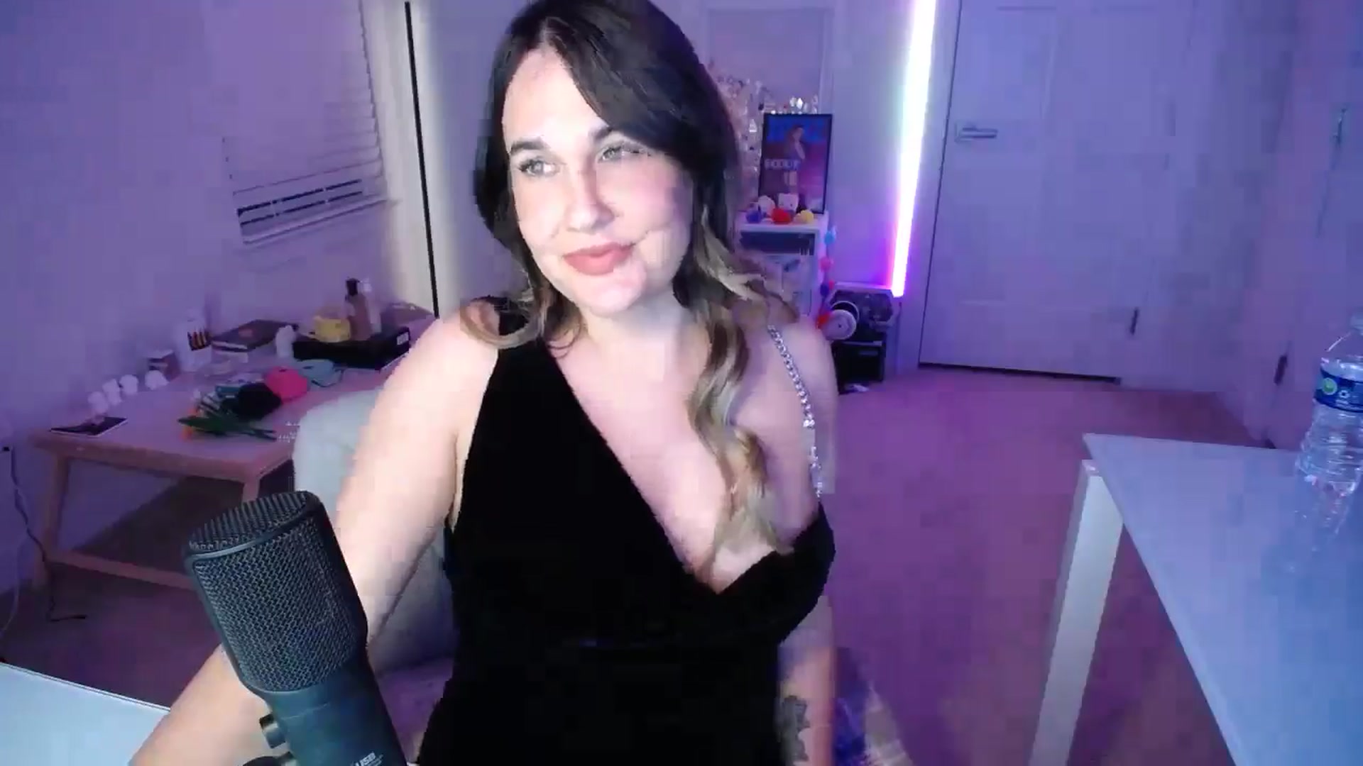 Gallery image thumbnail from Scout's myfreecams stream on, 01/01/2026, 03:18 image 13 of 20