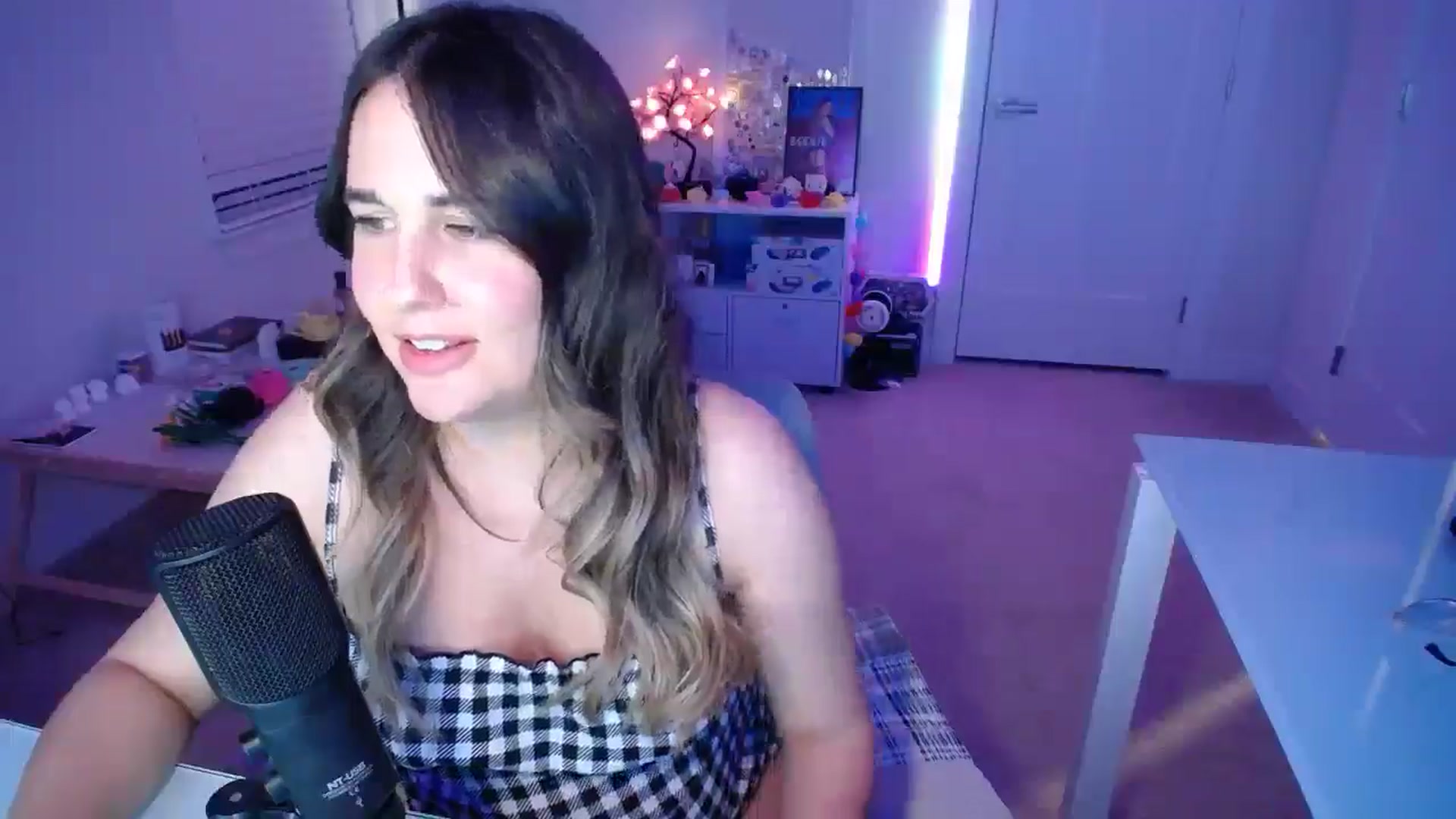 Gallery image thumbnail from Scout's myfreecams stream on, 01/04/2026, 04:12 image 14 of 20