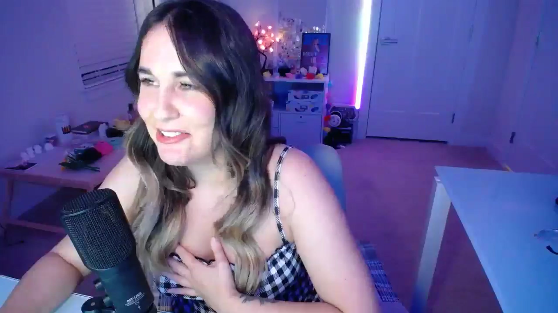 Gallery image thumbnail from Scout's myfreecams stream on, 01/04/2026, 04:12 image 4 of 20