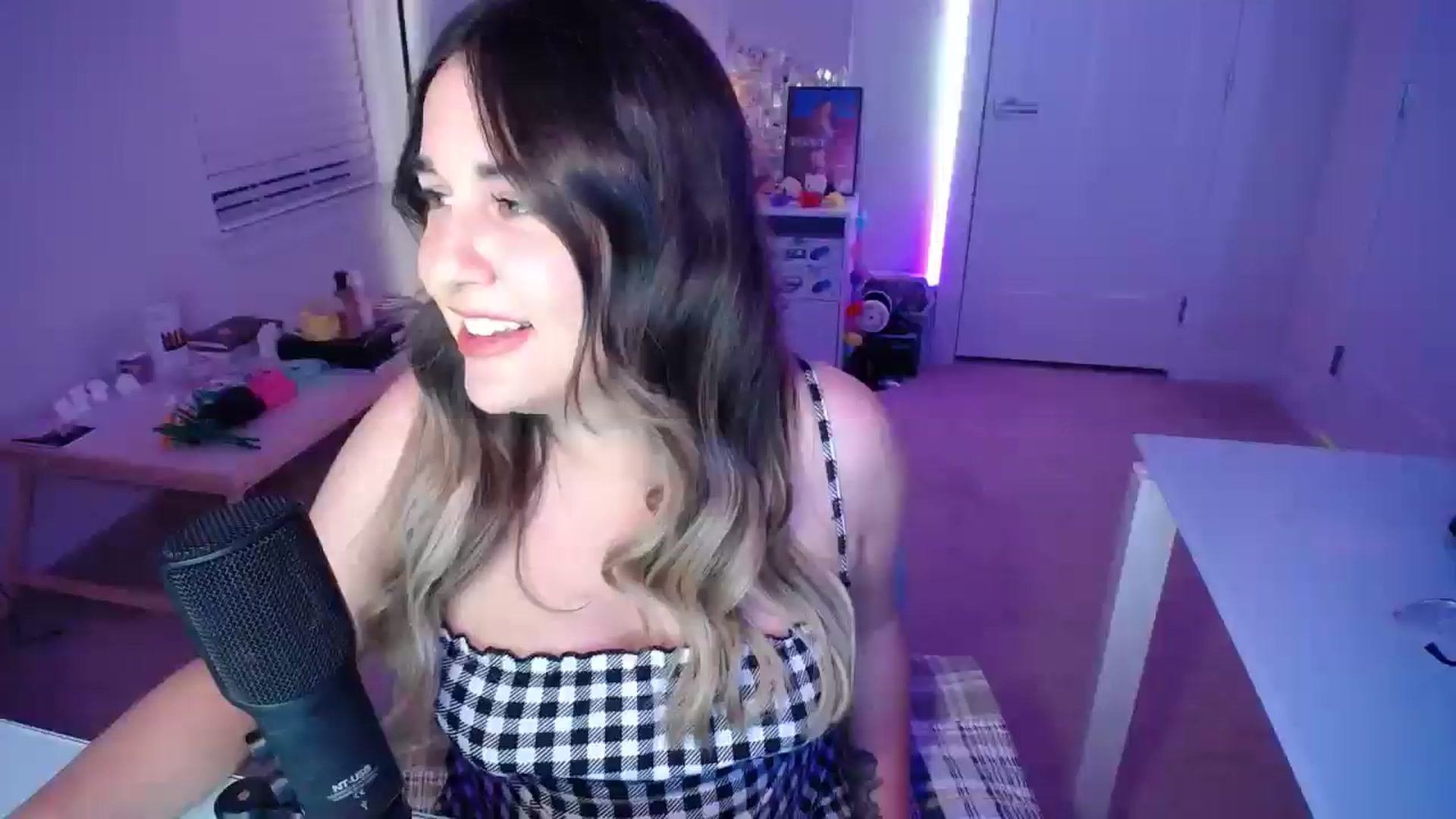 Gallery image thumbnail from Scout's myfreecams stream on, 01/04/2026, 04:12 image 2 of 20