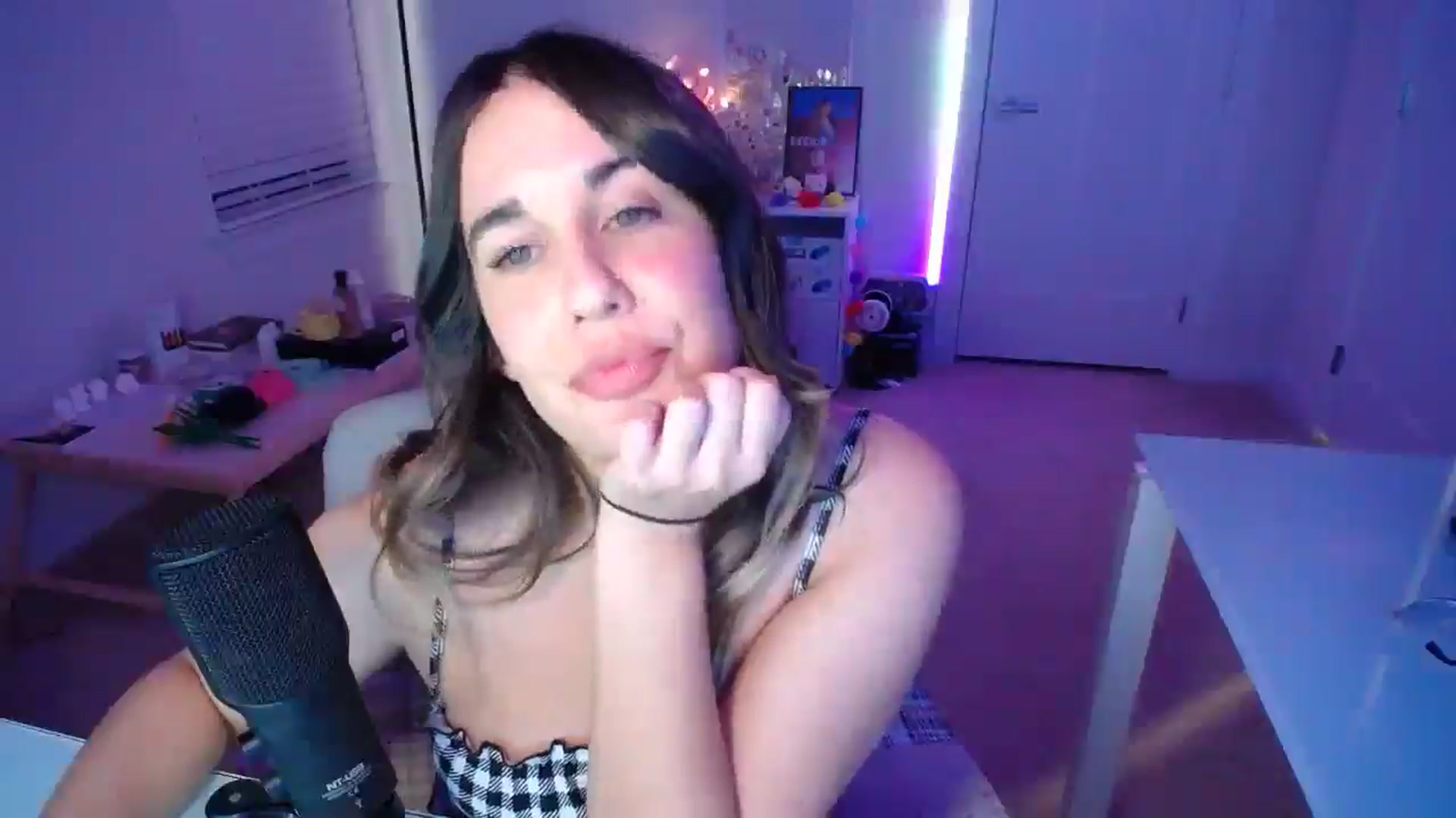 Gallery image thumbnail from Scout's myfreecams stream on, 01/04/2026, 04:12 image 12 of 20