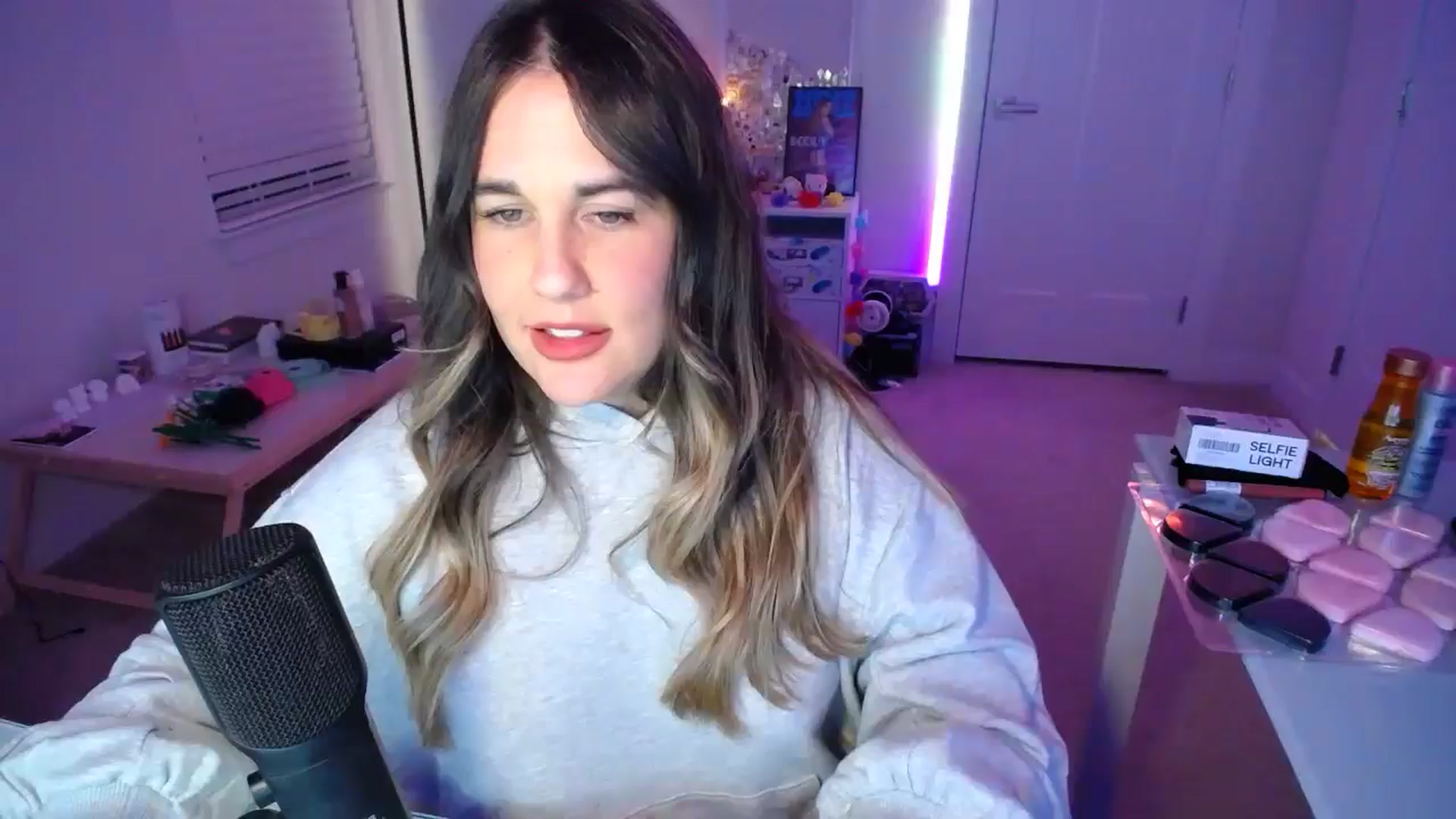 Gallery image thumbnail from Scout's myfreecams stream on, 01/10/2026, 04:22 image 6 of 20