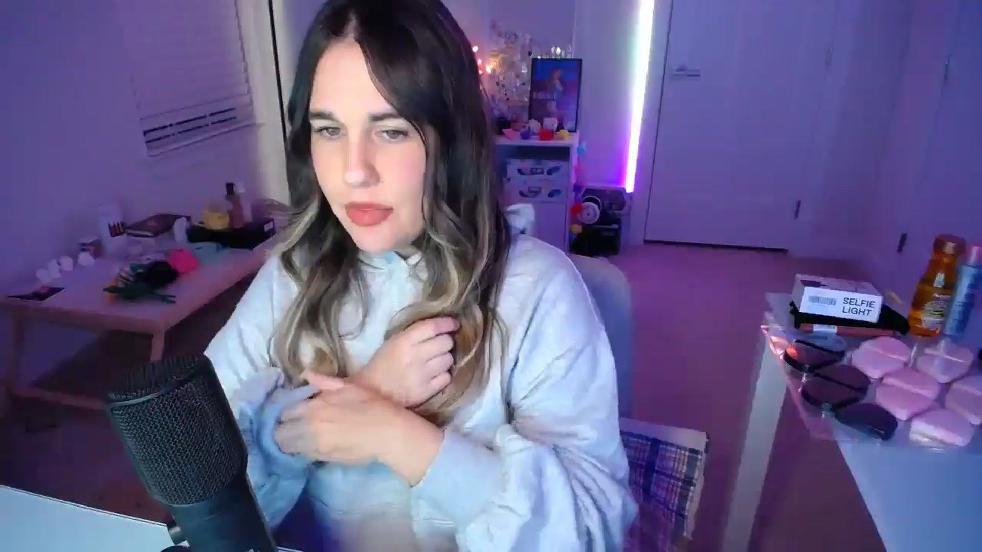 Gallery image thumbnail from Scout's myfreecams stream on, 01/10/2026, 04:22 image 5 of 20