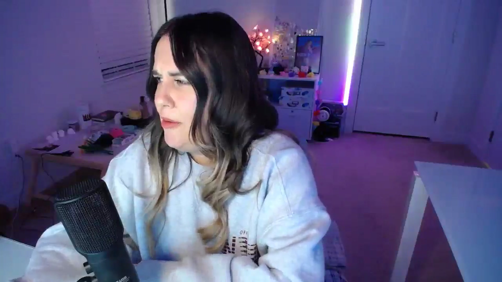 Gallery image thumbnail from Scout's myfreecams stream on, 01/15/2026, 02:27 image 17 of 20