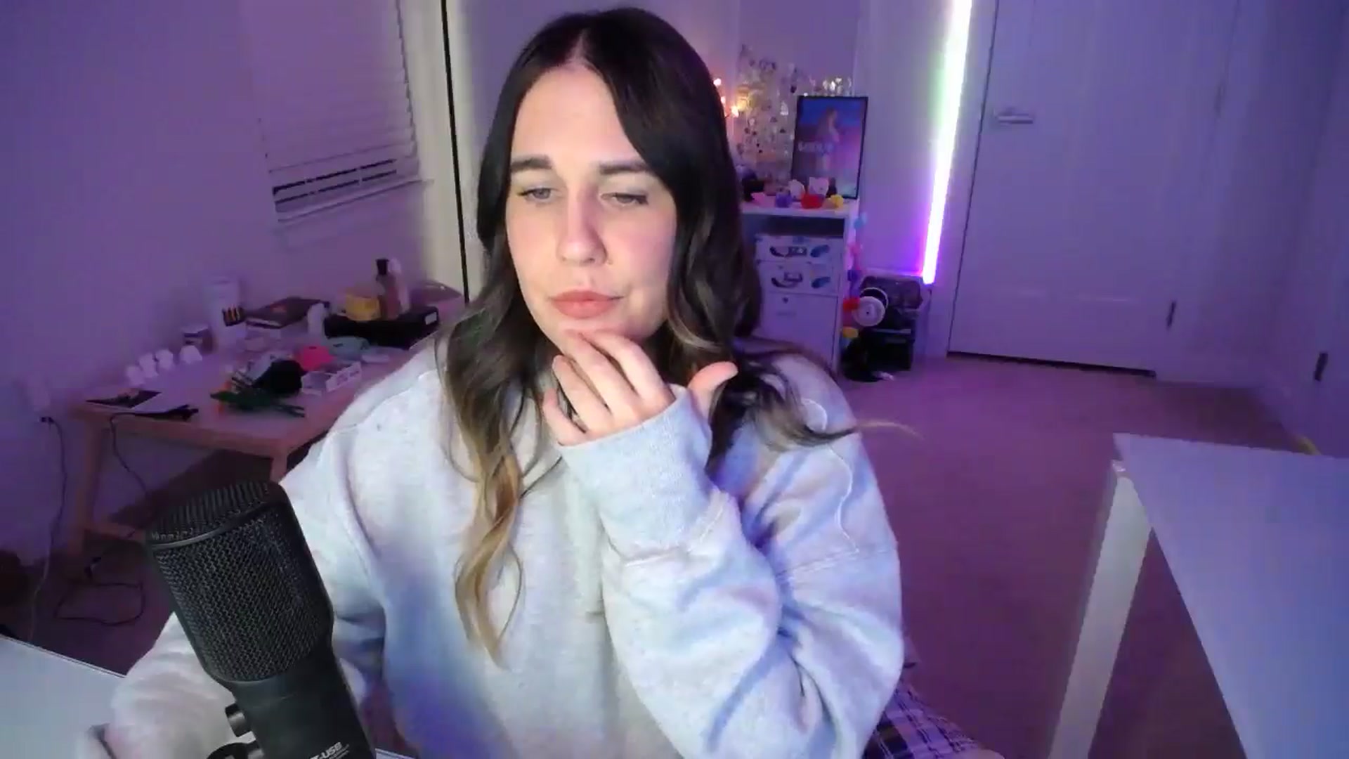 Gallery image thumbnail from Scout's myfreecams stream on, 01/15/2026, 02:27 image 15 of 20