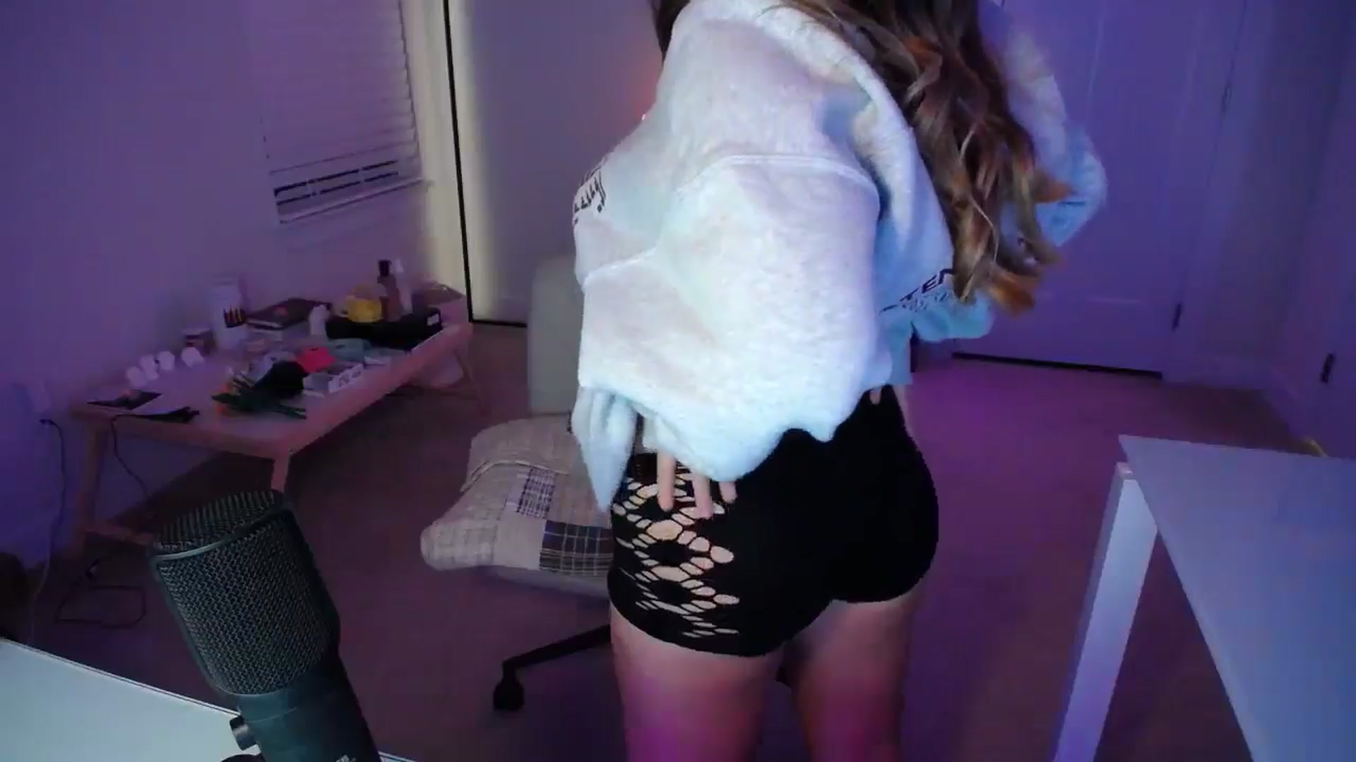 Gallery image thumbnail from Scout's myfreecams stream on, 01/15/2026, 02:27 image 4 of 20