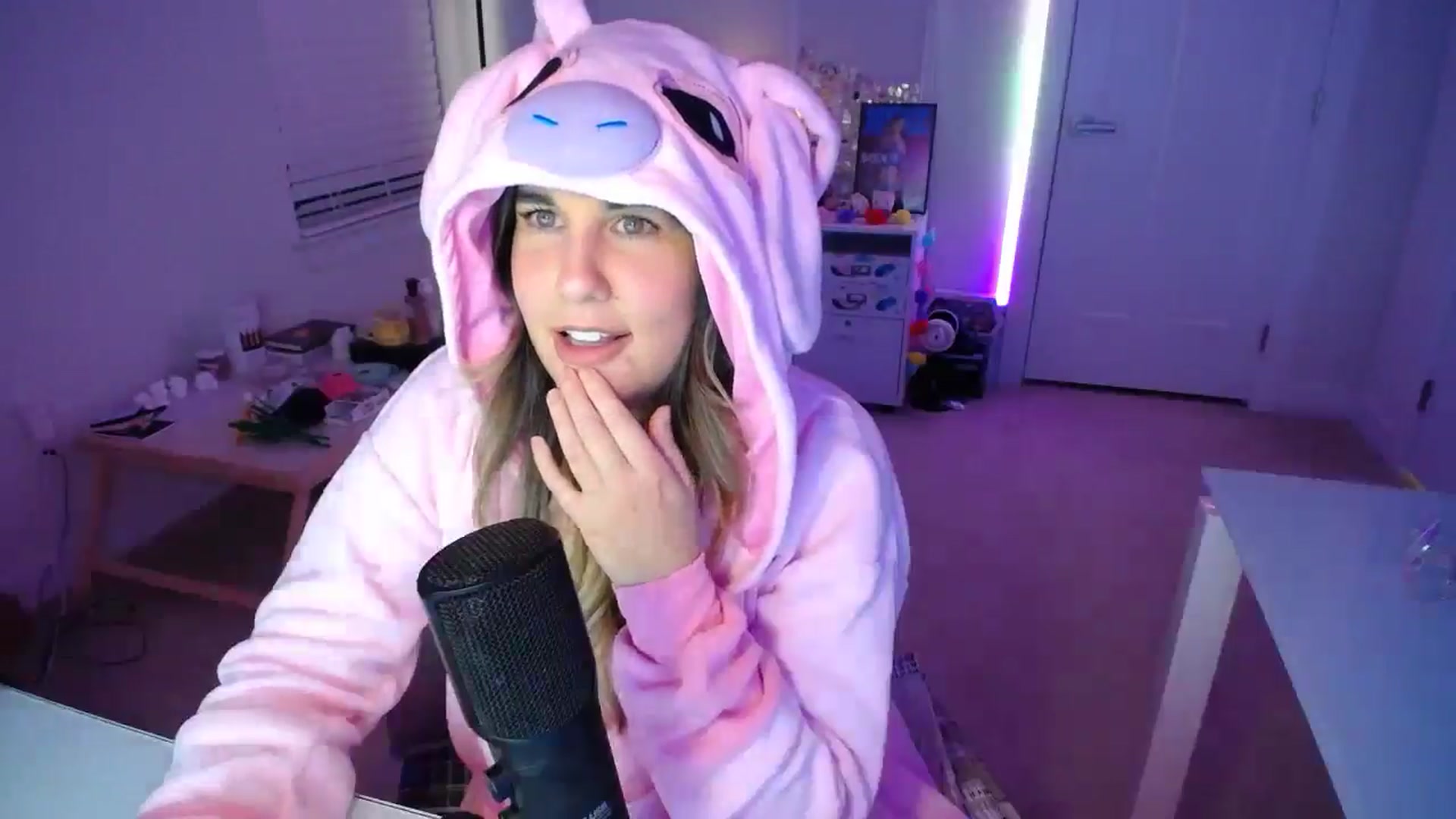 Gallery image thumbnail from Scout's myfreecams stream on, 01/17/2026, 03:23 image 15 of 20