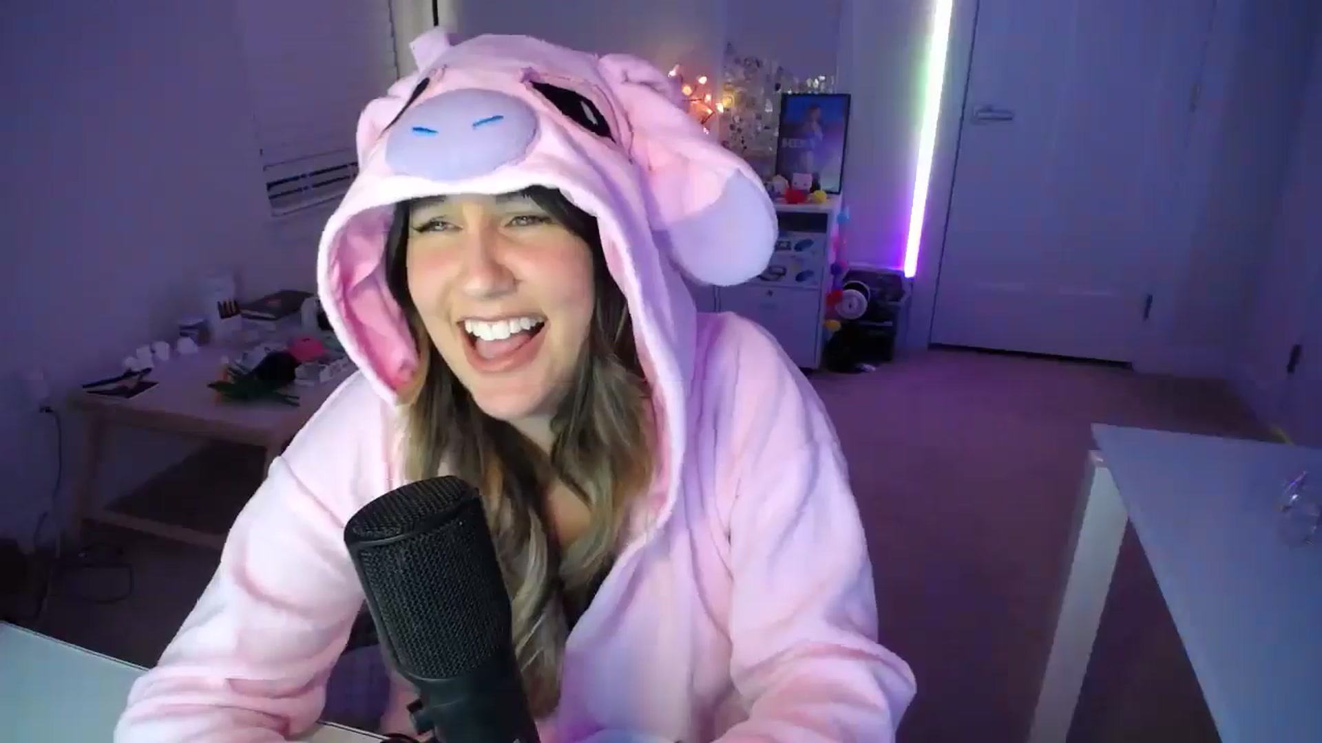 Gallery image thumbnail from Scout's myfreecams stream on, 01/17/2026, 03:23 image 9 of 20