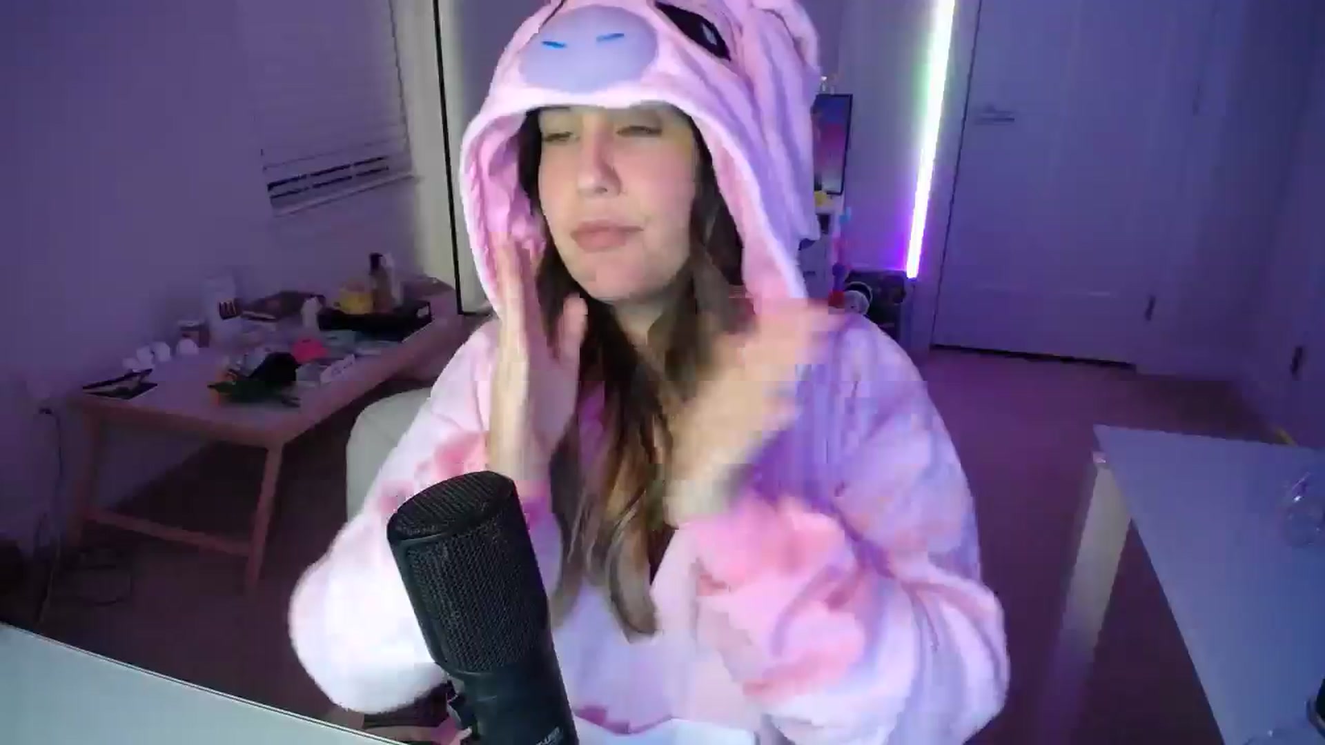Gallery image thumbnail from Scout's myfreecams stream on, 01/17/2026, 03:23 image 17 of 20