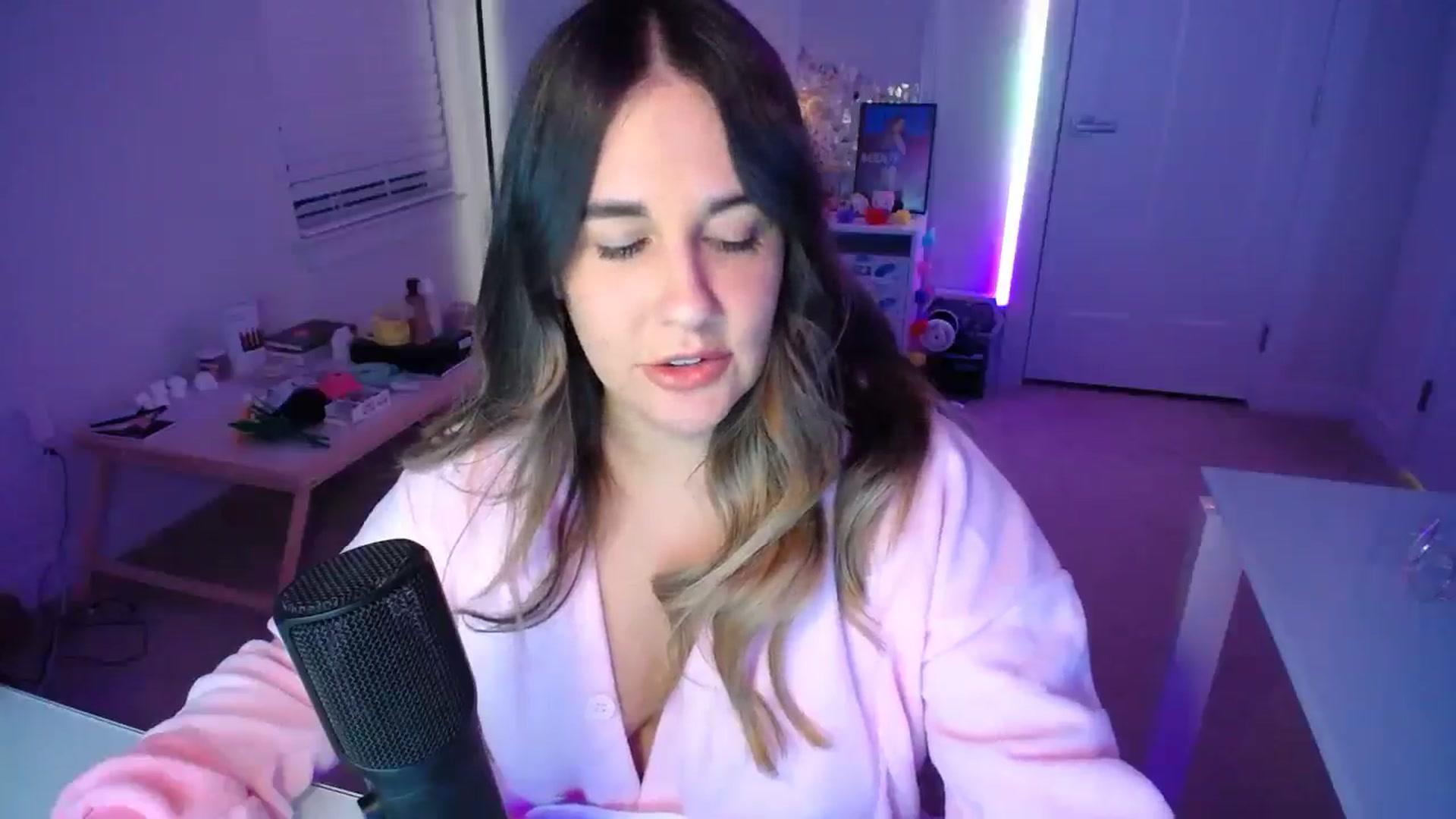 Gallery image thumbnail from Scout's myfreecams stream on, 01/17/2026, 03:23 image 3 of 20