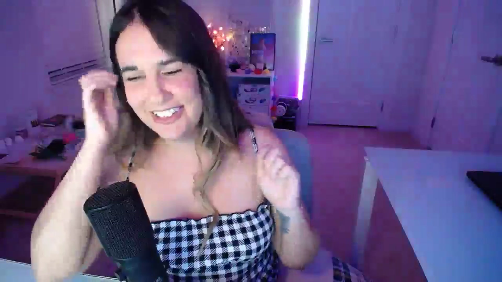 Gallery image thumbnail from Scout's myfreecams stream on, 02/05/2026, 02:38 image 13 of 20