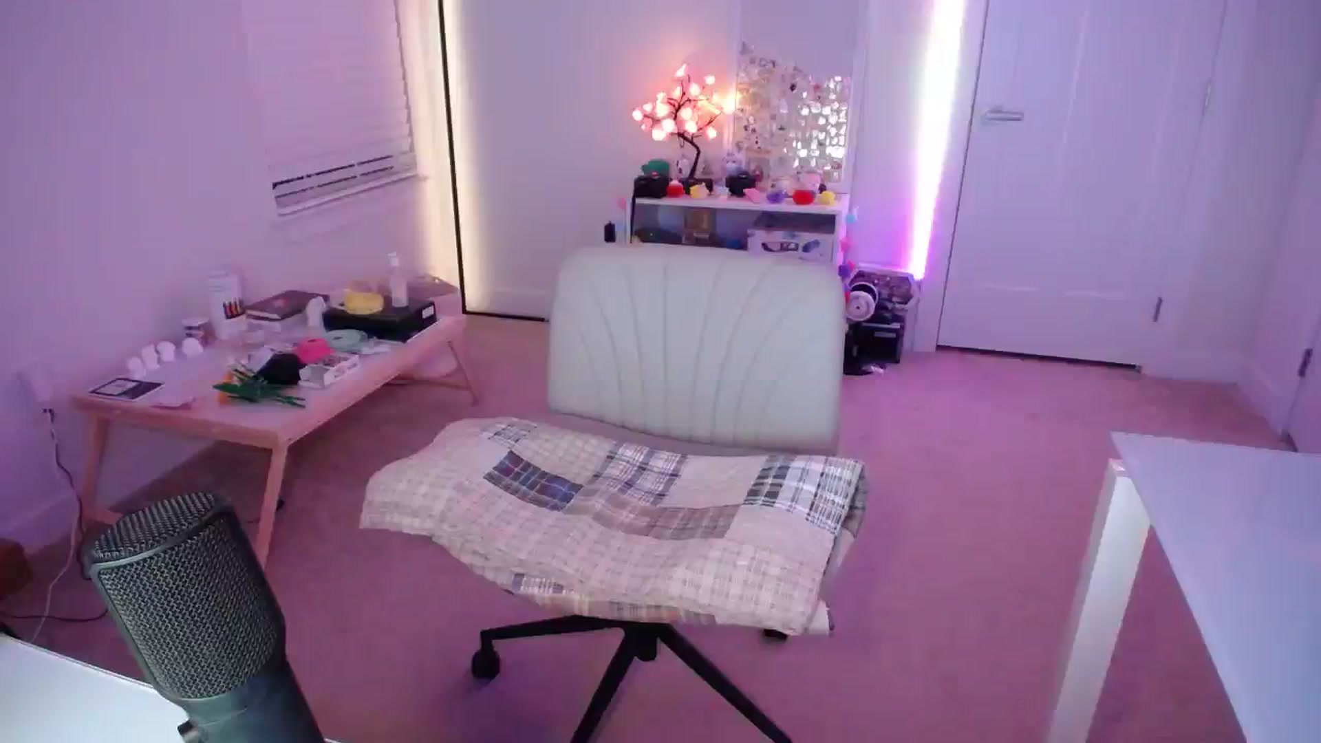 Gallery image thumbnail from Scout's myfreecams stream on, 02/08/2026, 03:02 image 14 of 20