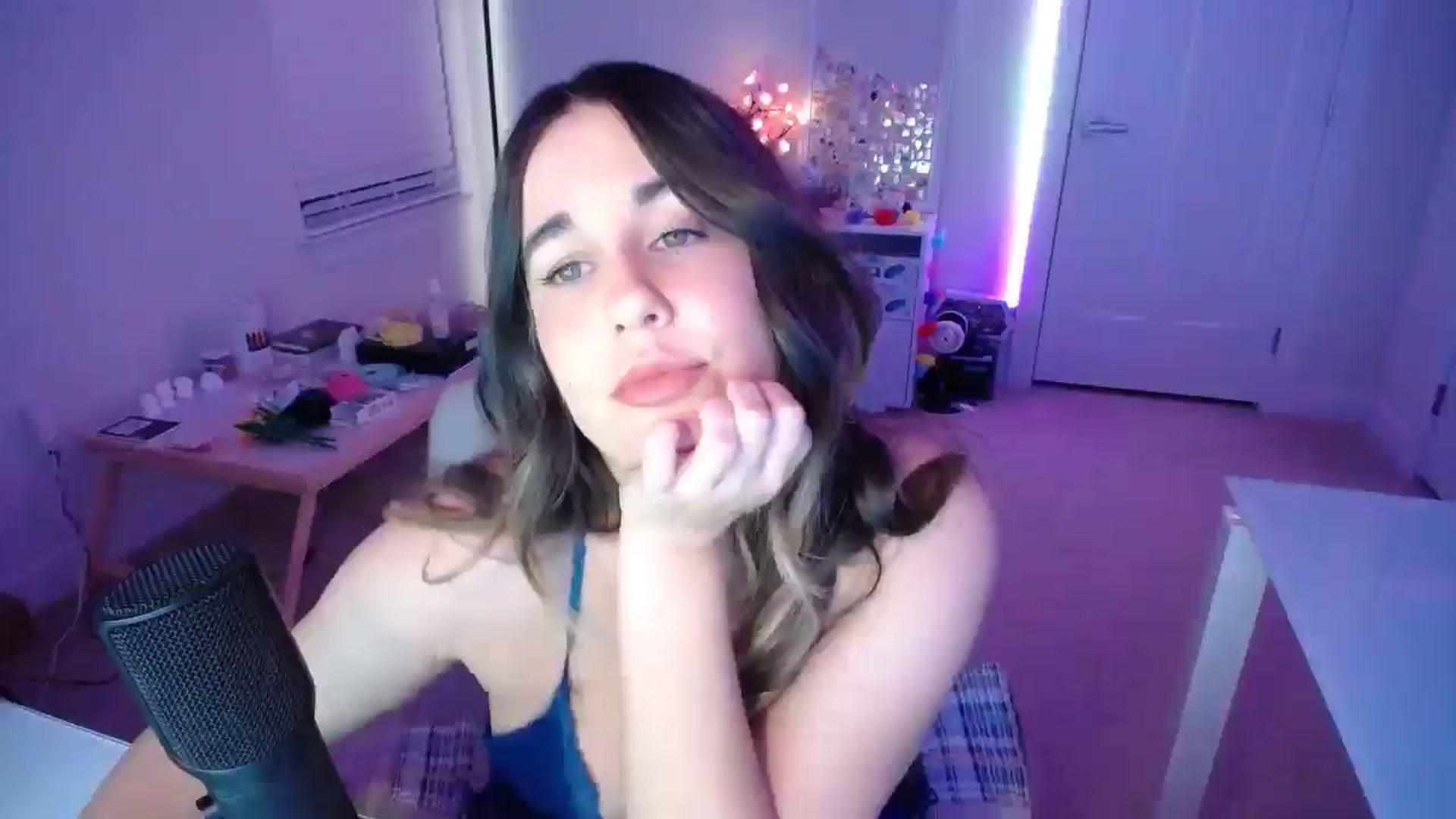 Gallery image thumbnail from Scout's myfreecams stream on, 02/08/2026, 03:02 image 17 of 20