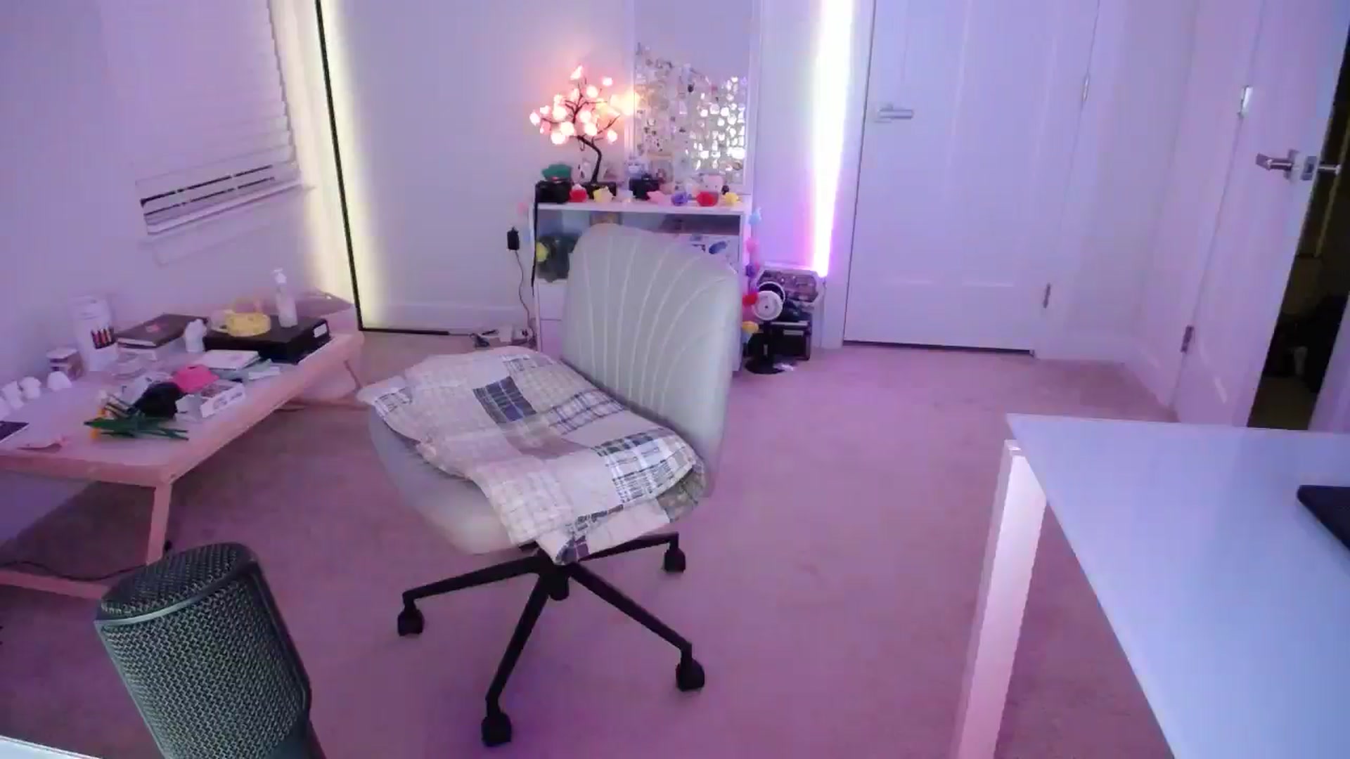 Gallery image thumbnail from Scout's myfreecams stream on, 02/12/2026, 03:36 image 9 of 20