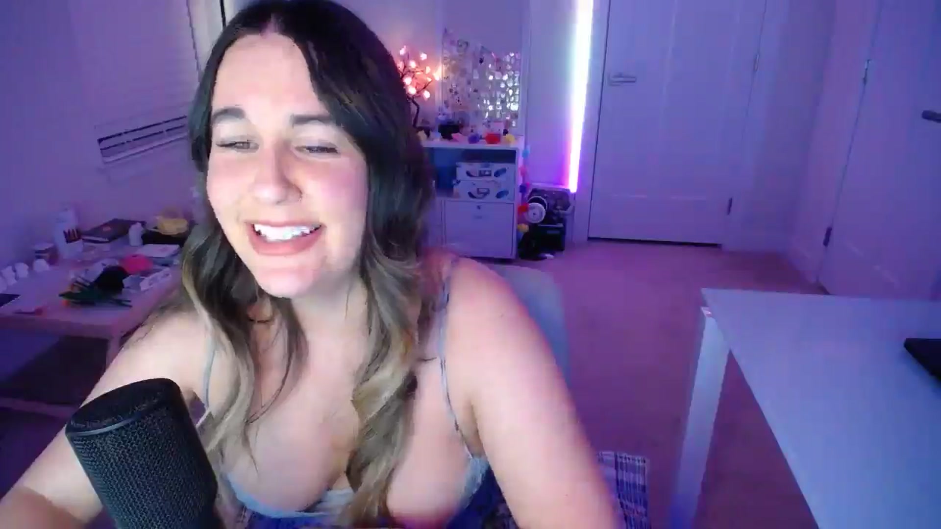 Gallery image thumbnail from Scout's myfreecams stream on, 02/12/2026, 03:36 image 7 of 20