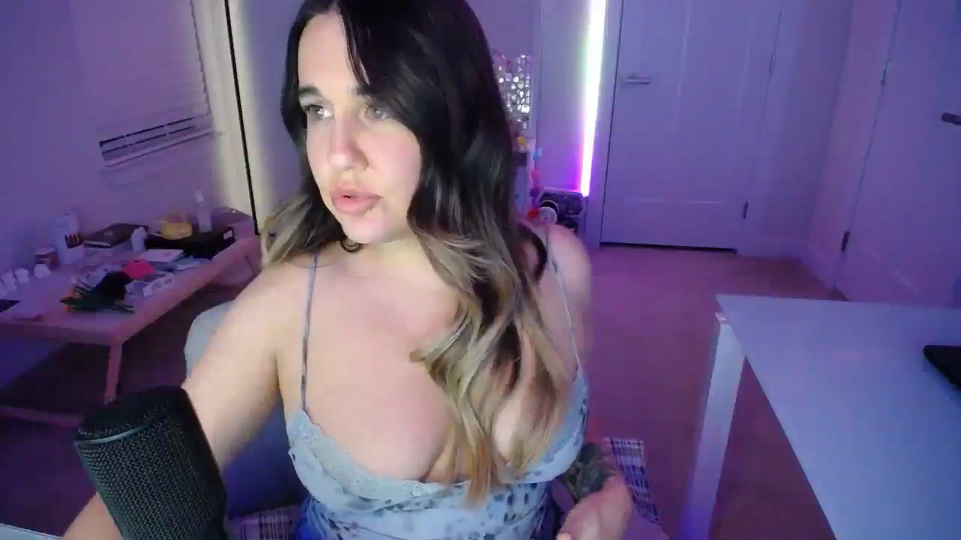 Gallery image thumbnail from Scout's myfreecams stream on, 02/12/2026, 03:36 image 15 of 20
