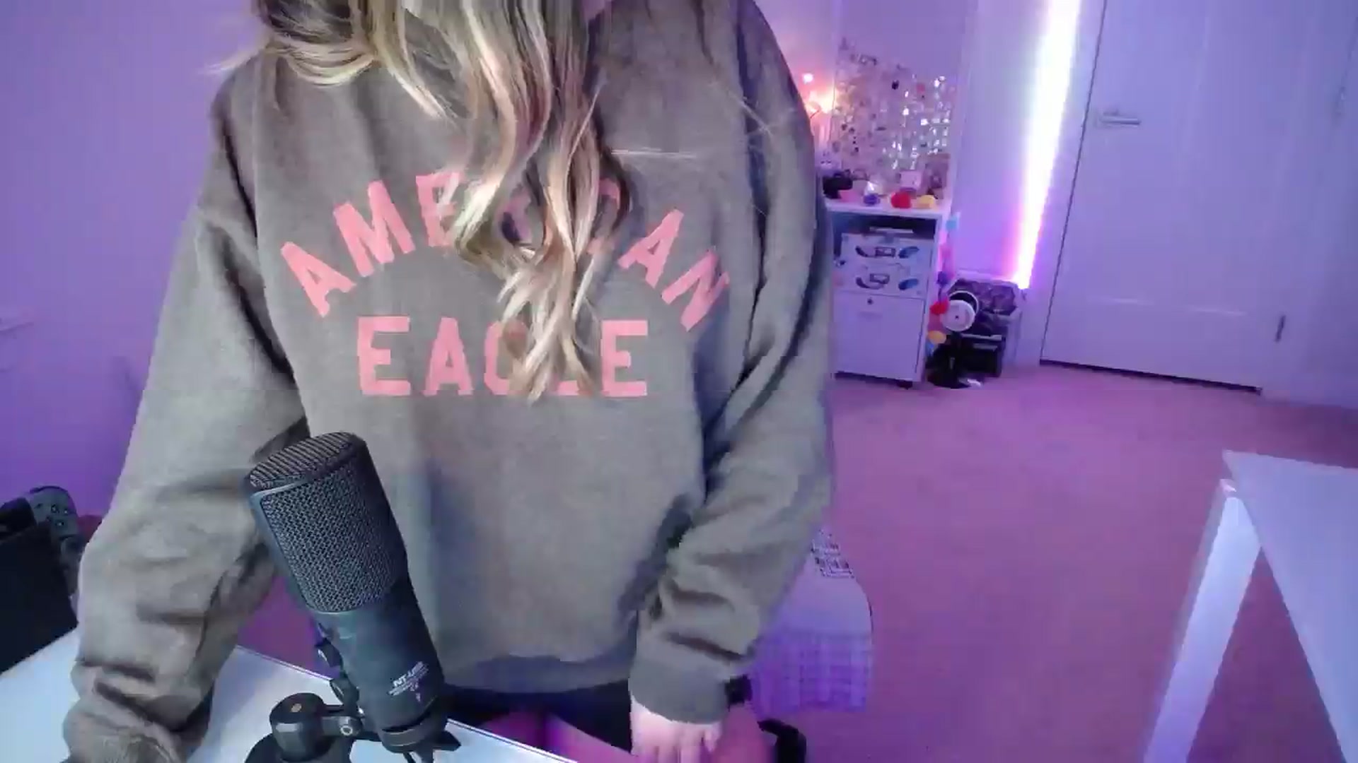 Gallery image thumbnail from Scout's myfreecams stream on, 02/28/2026, 03:08 image 11 of 20