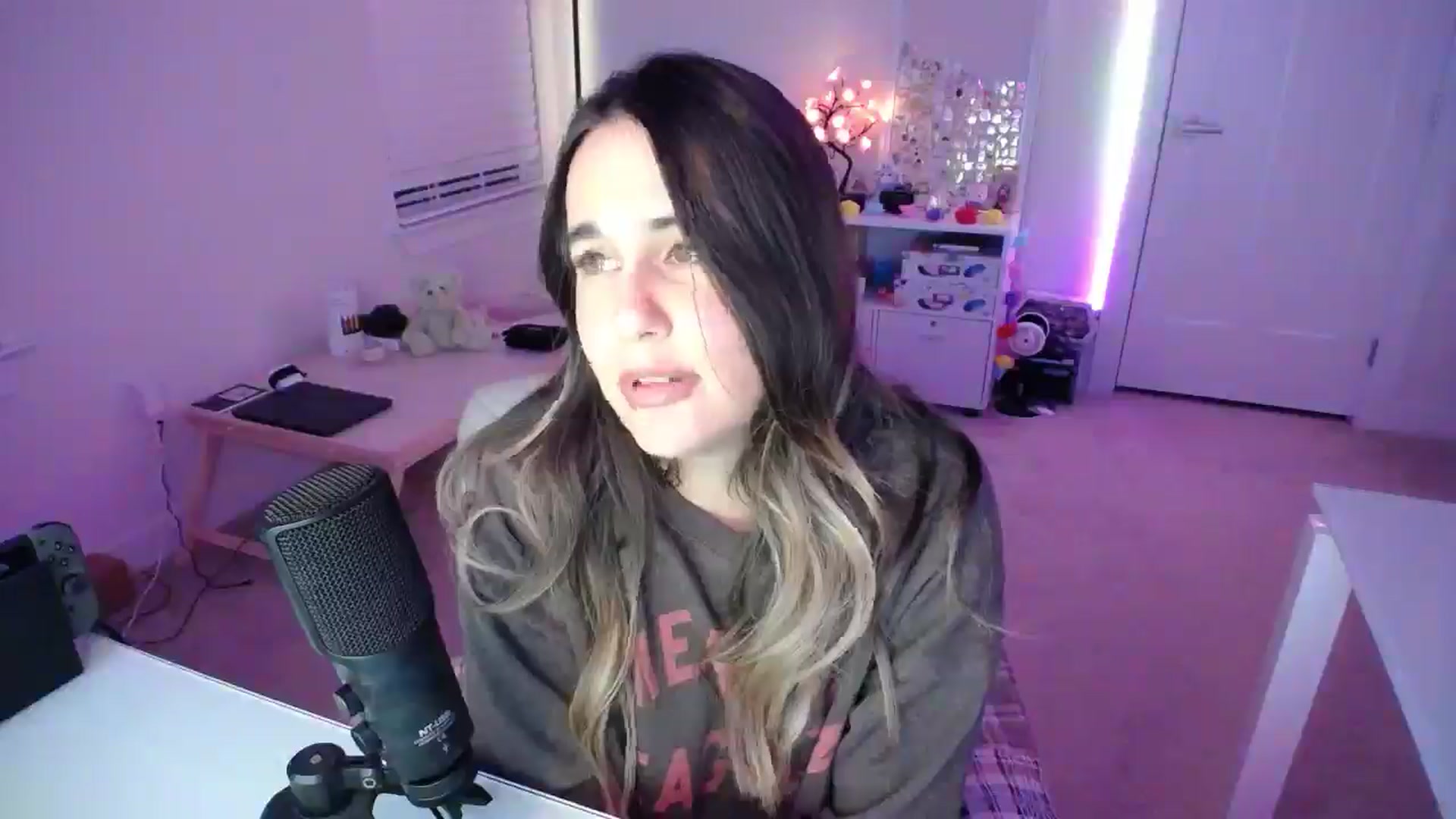Gallery image thumbnail from Scout's myfreecams stream on, 02/28/2026, 03:08 image 3 of 20