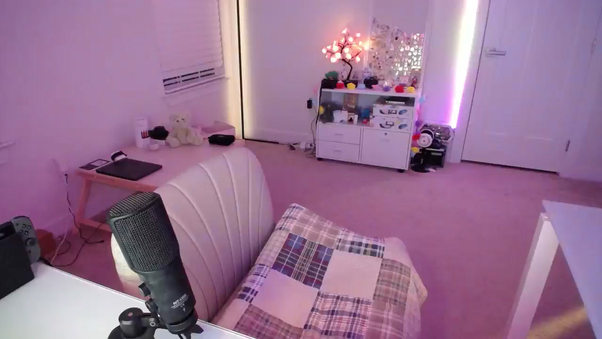 Gallery image thumbnail from Scout's myfreecams stream on, 02/28/2026, 03:08 image 4 of 20