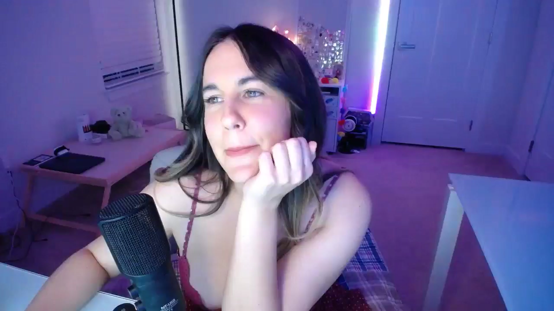 Gallery image thumbnail from Scout's myfreecams stream on, 03/07/2026, 02:57 image 13 of 20