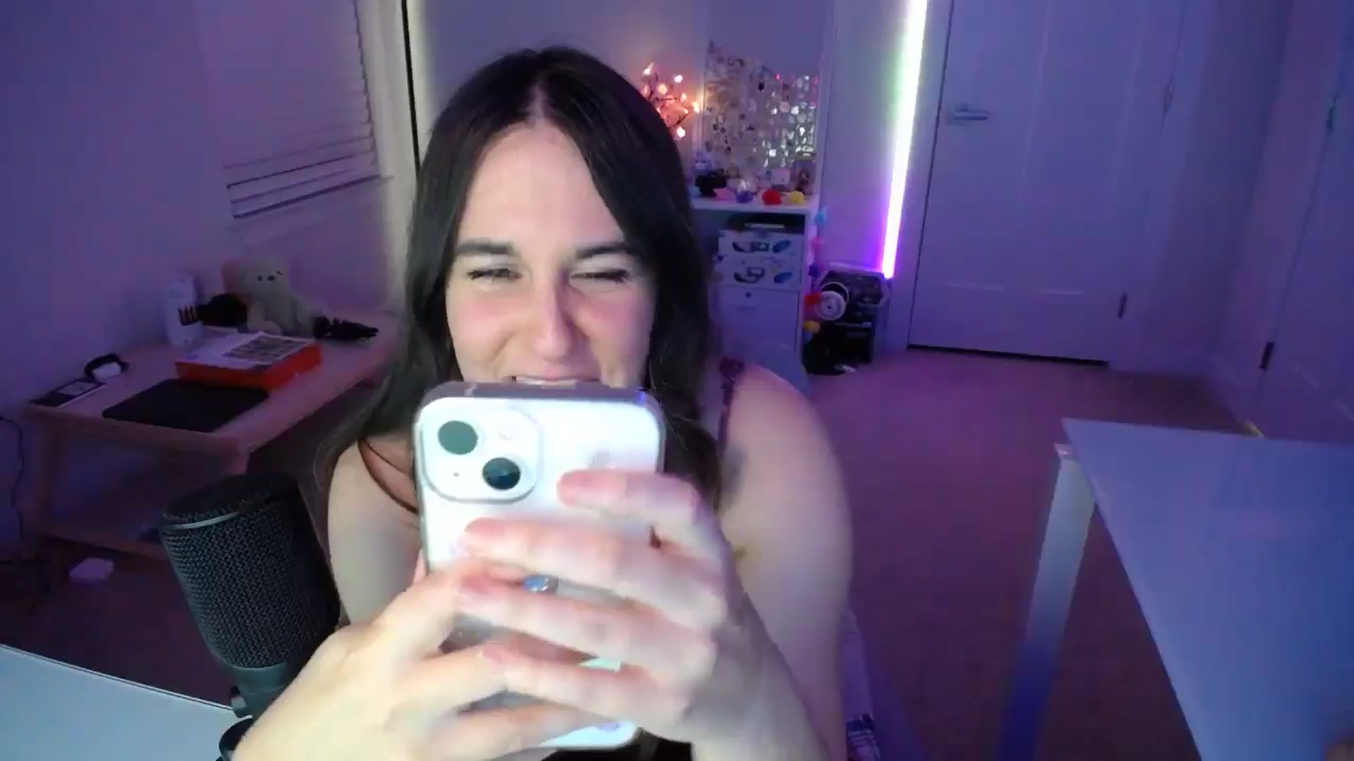 Gallery image thumbnail from Scout's myfreecams stream on, 04/02/2026, 03:07 image 14 of 20