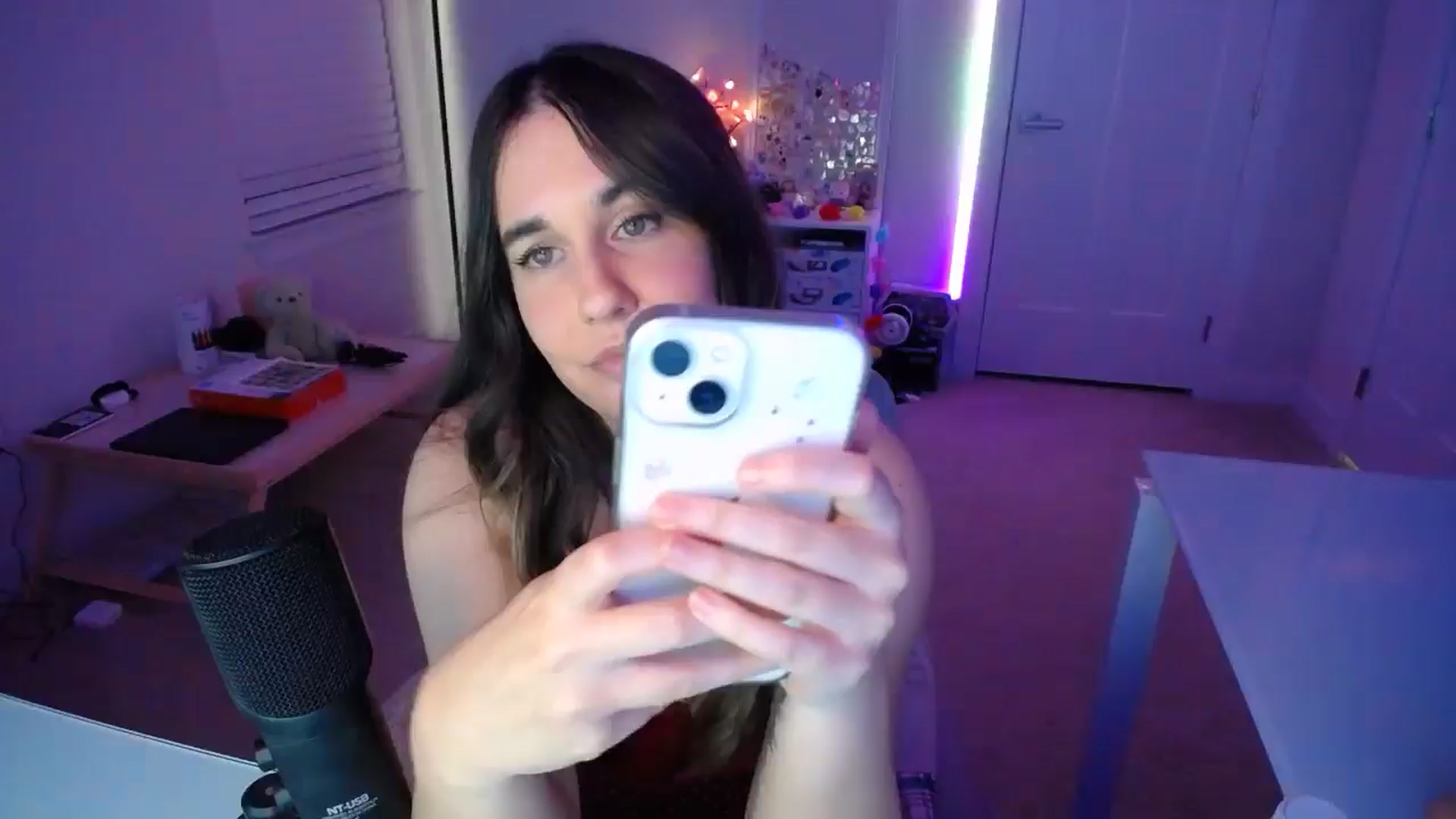 Gallery image thumbnail from Scout's myfreecams stream on, 04/02/2026, 03:07 image 7 of 20