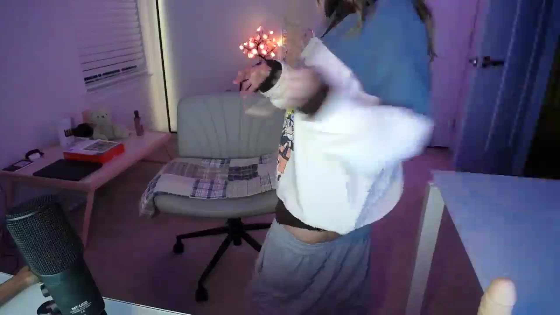 Gallery image thumbnail from Scout's myfreecams stream on, 04/14/2026, 02:57 image 7 of 20