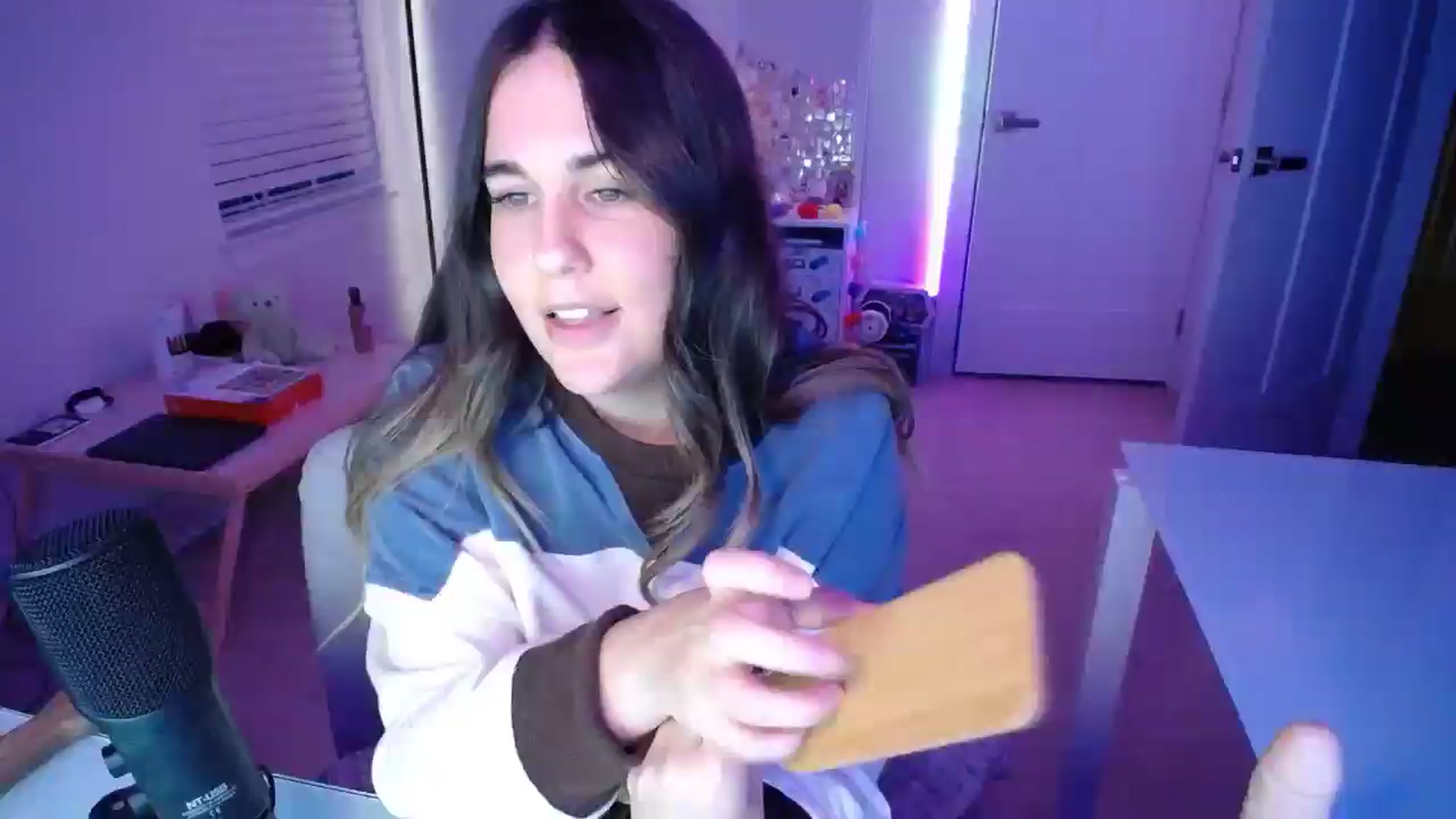 Gallery image thumbnail from Scout's myfreecams stream on, 04/14/2026, 02:57 image 8 of 20