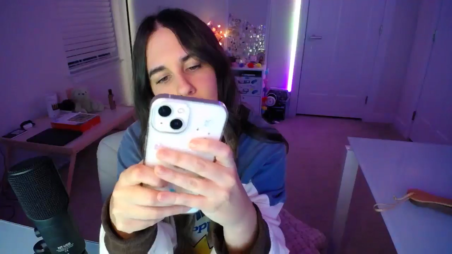 Gallery image thumbnail from Scout's myfreecams stream on, 04/14/2026, 02:57 image 2 of 20