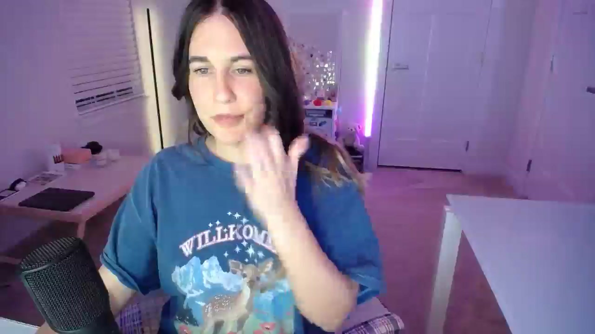 Gallery image thumbnail from Scout's myfreecams stream on, 04/19/2026, 02:59 image 12 of 20