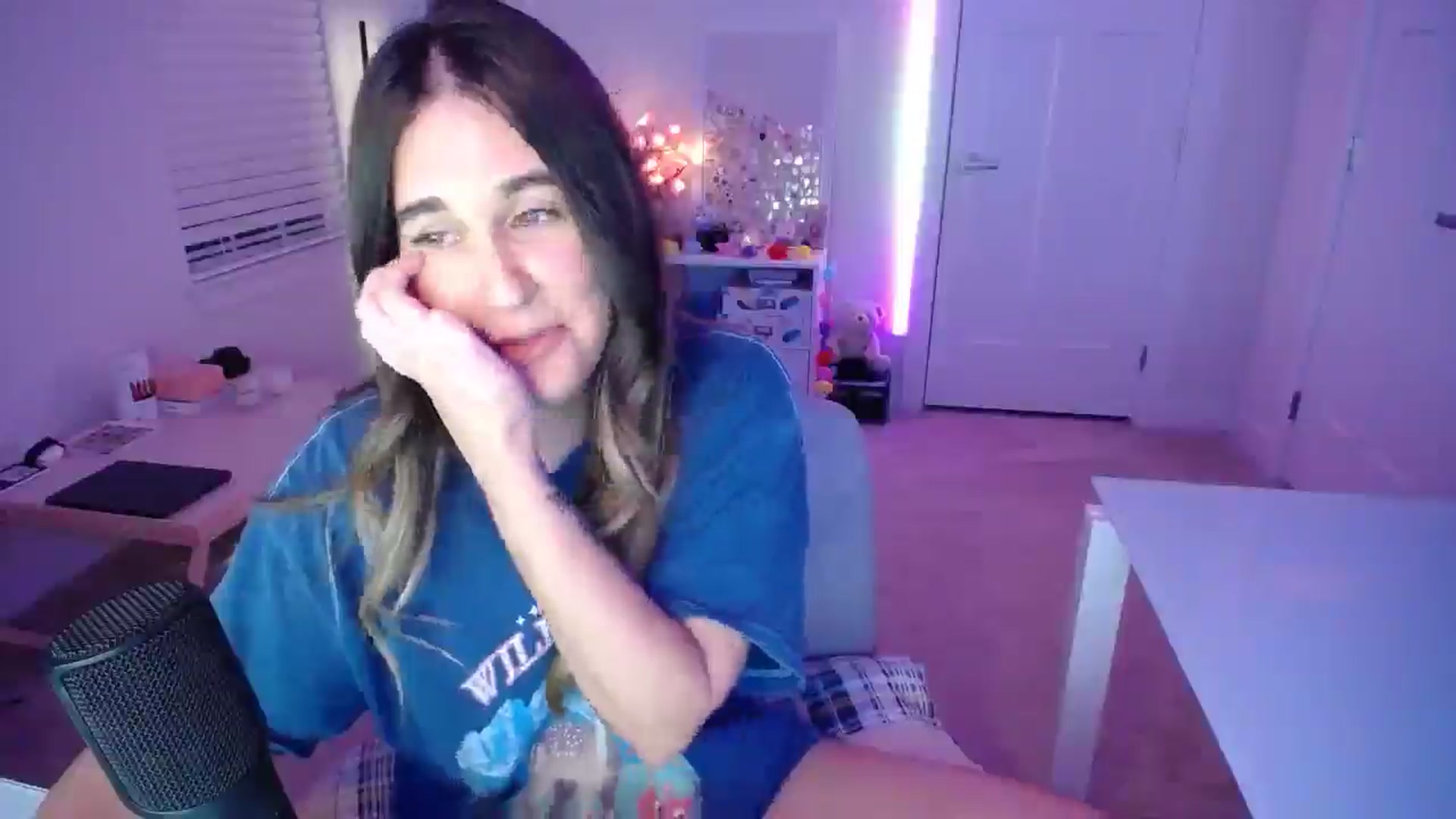 Gallery image thumbnail from Scout's myfreecams stream on, 04/19/2026, 02:59 image 4 of 20