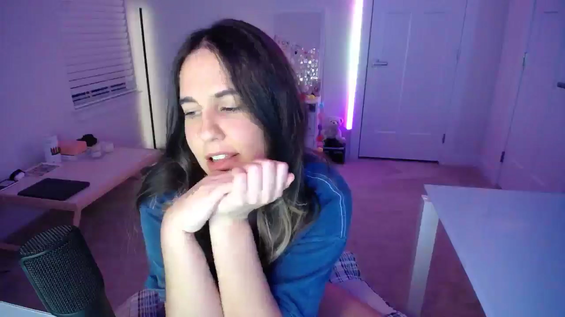 Gallery image thumbnail from Scout's myfreecams stream on, 04/19/2026, 02:59 image 7 of 20