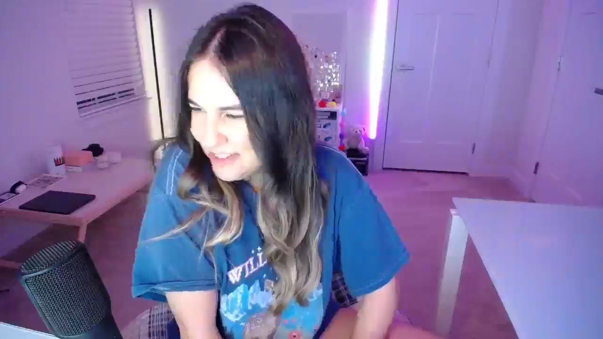 Gallery image thumbnail from Scout's myfreecams stream on, 04/19/2026, 02:59 image 5 of 20