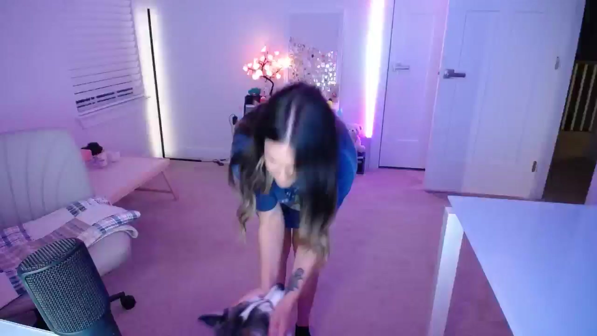 Gallery image thumbnail from Scout's myfreecams stream on, 04/19/2026, 02:59 image 9 of 20