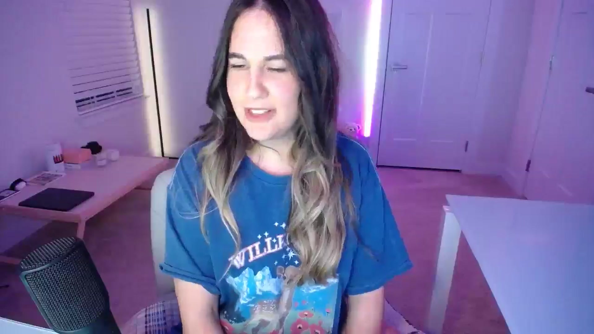 Gallery image thumbnail from Scout's myfreecams stream on, 04/19/2026, 02:59 image 6 of 20