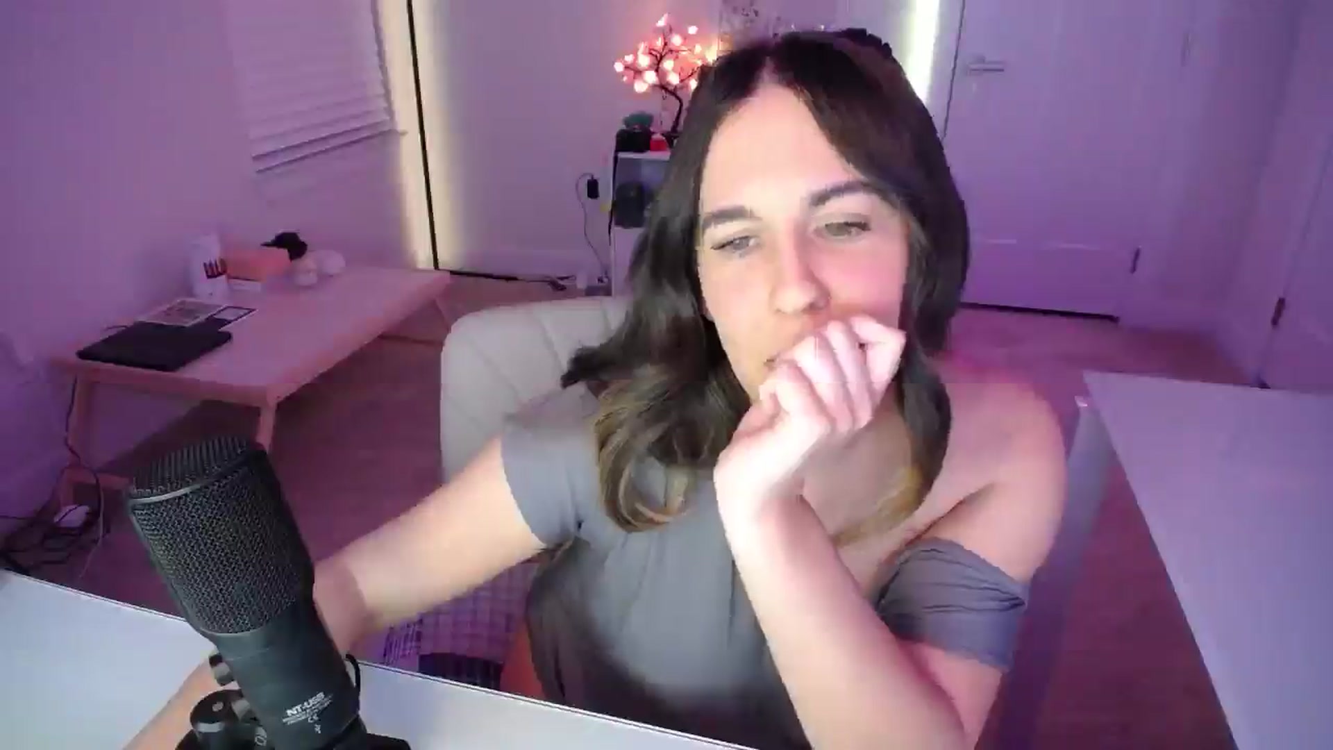 Gallery image thumbnail from Scout's myfreecams stream on, 04/26/2026, 02:34 image 6 of 20
