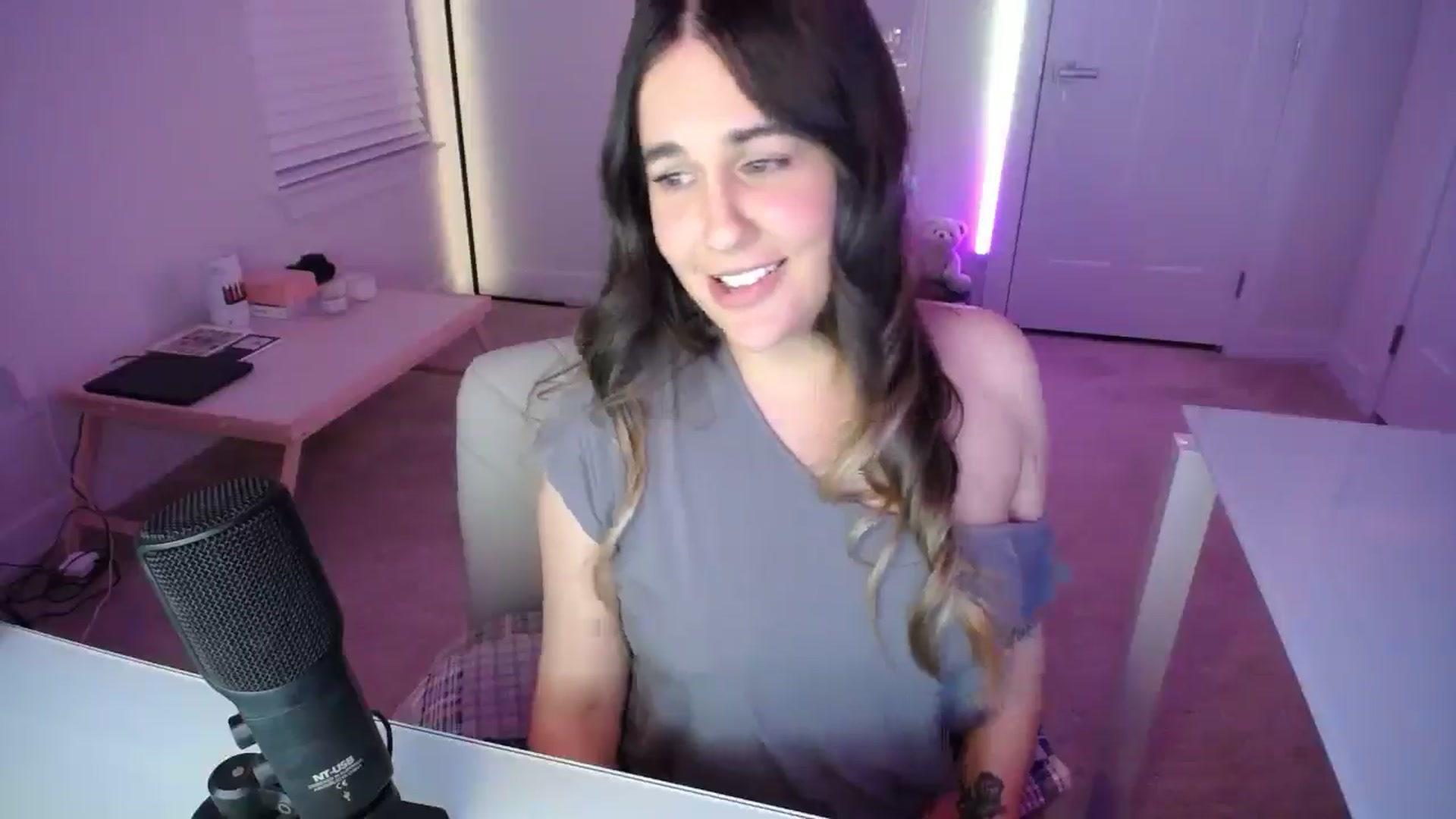 Gallery image thumbnail from Scout's myfreecams stream on, 04/26/2026, 02:34 image 7 of 20