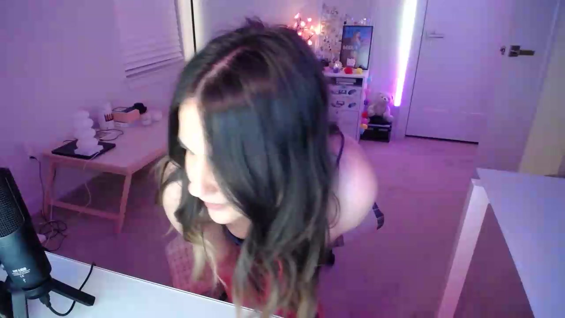 Gallery image thumbnail from Scout's myfreecams stream on, 05/14/2026, 03:22 image 7 of 20