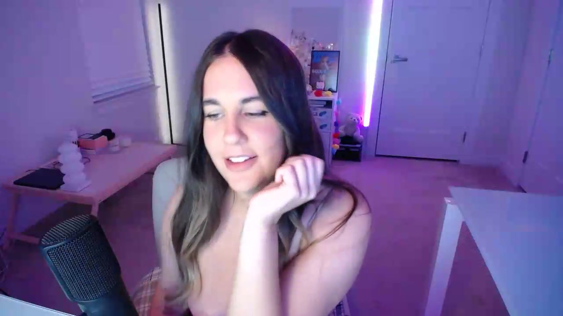 Gallery image thumbnail from Scout's myfreecams stream on, 05/23/2026, 01:30 image 15 of 20